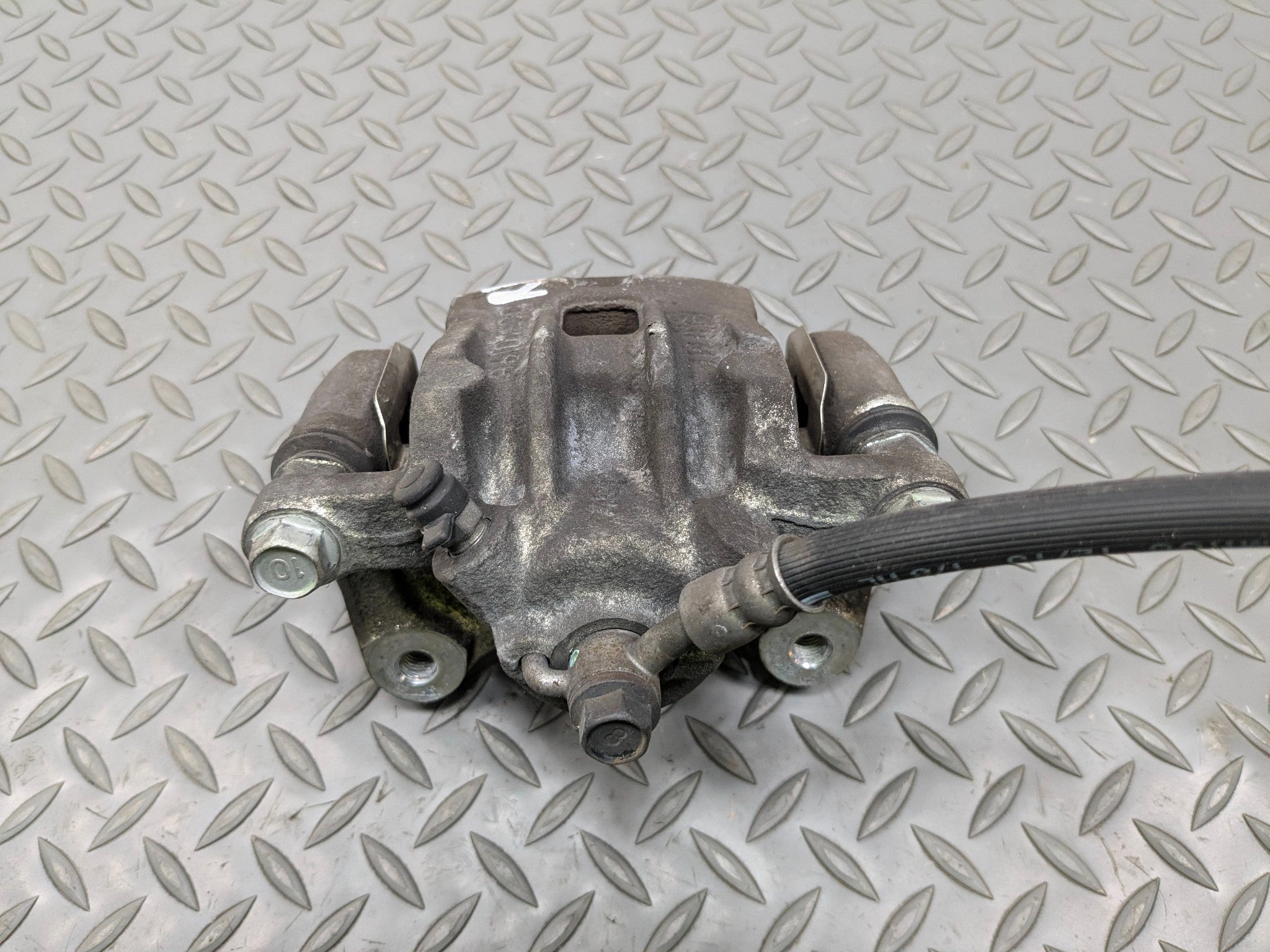2012 - 2014 HYUNDAI AZERA OEM BRAKE CALIPER ASSEMBLY REAR RIGHT PASSENGER SIDE
