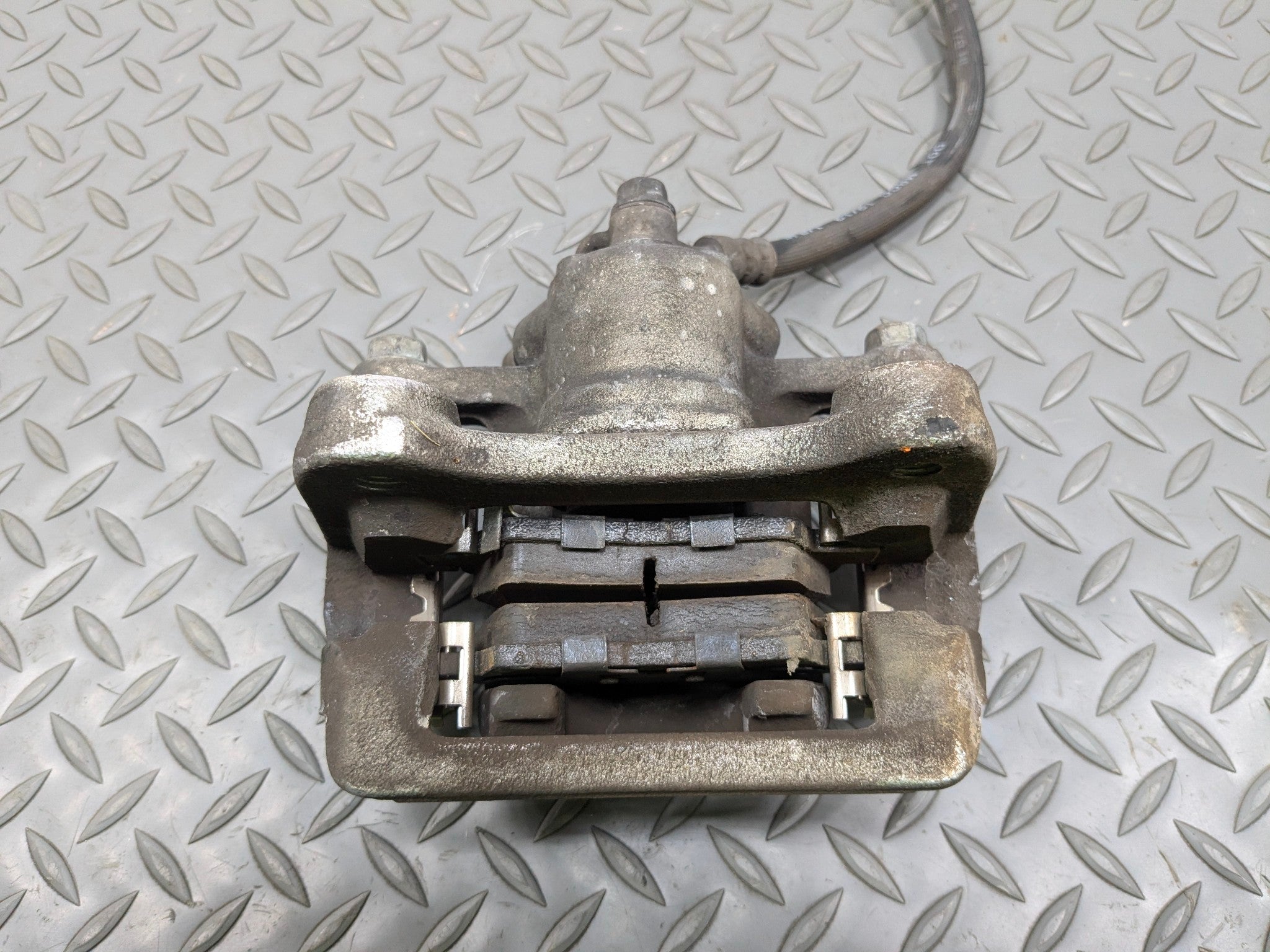 2012 - 2014 HYUNDAI AZERA OEM BRAKE CALIPER ASSEMBLY REAR RIGHT PASSENGER SIDE