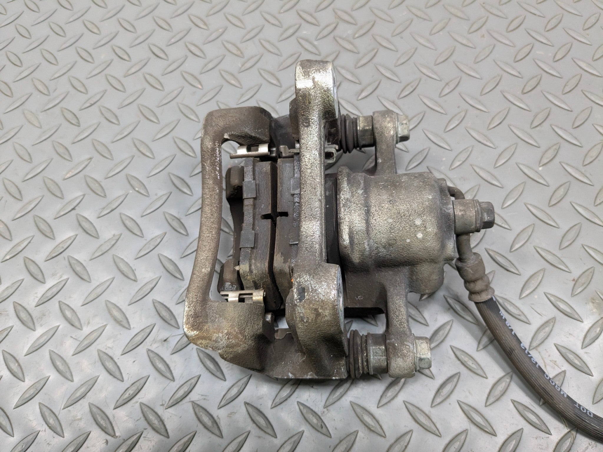 2012 - 2014 HYUNDAI AZERA OEM BRAKE CALIPER ASSEMBLY REAR RIGHT PASSENGER SIDE