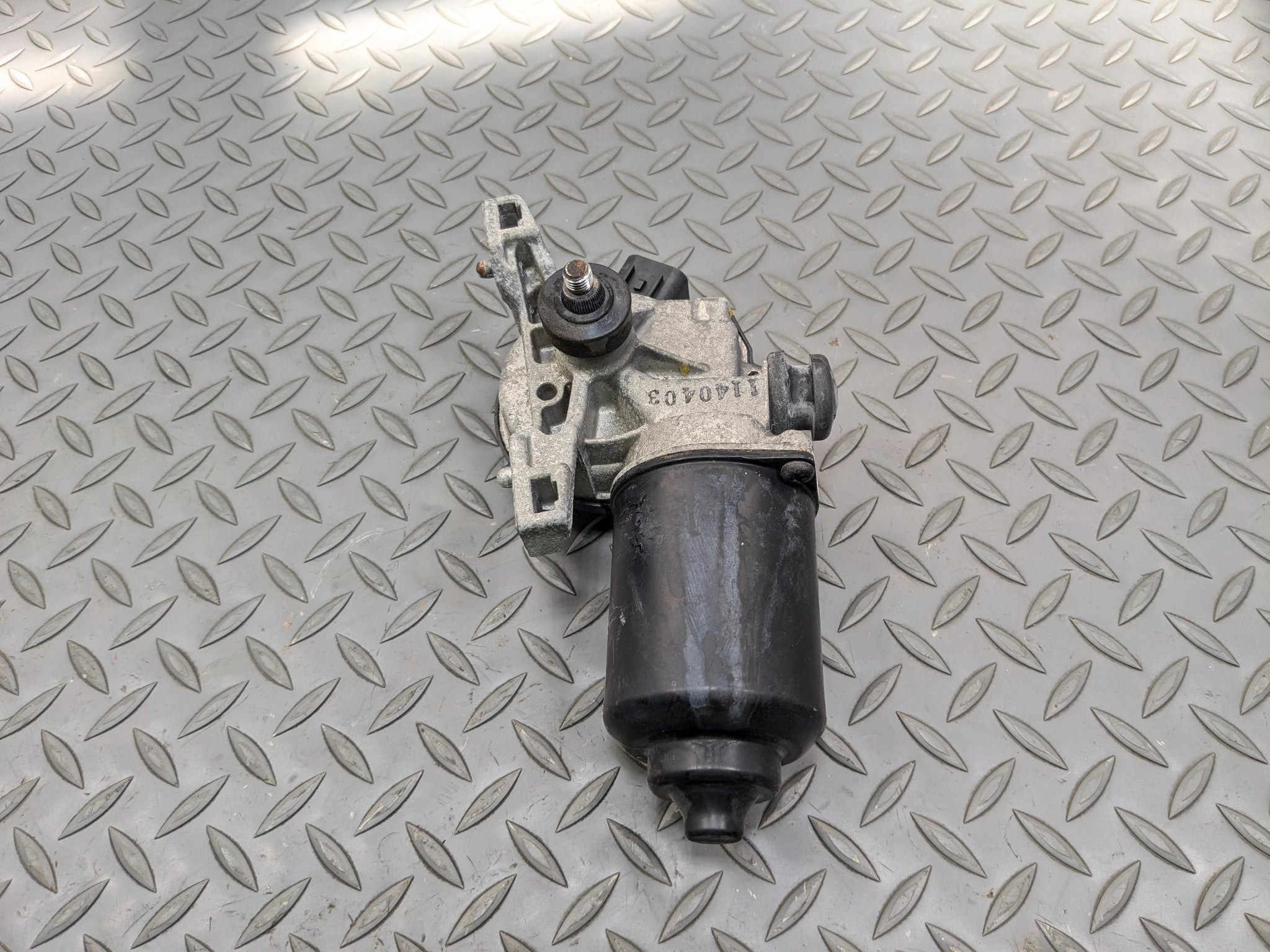 12 - 14 HYUNDAI AZERA OEM WIPER MOTOR FRONT WINDSHIELD WASHER WITHOUT LINKAGE