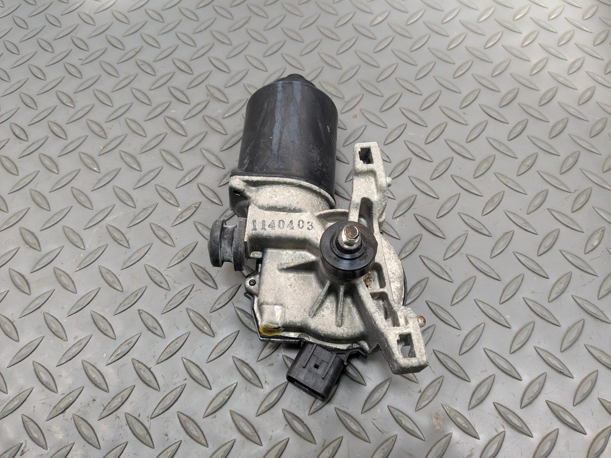12 - 14 HYUNDAI AZERA OEM WIPER MOTOR FRONT WINDSHIELD WASHER WITHOUT LINKAGE