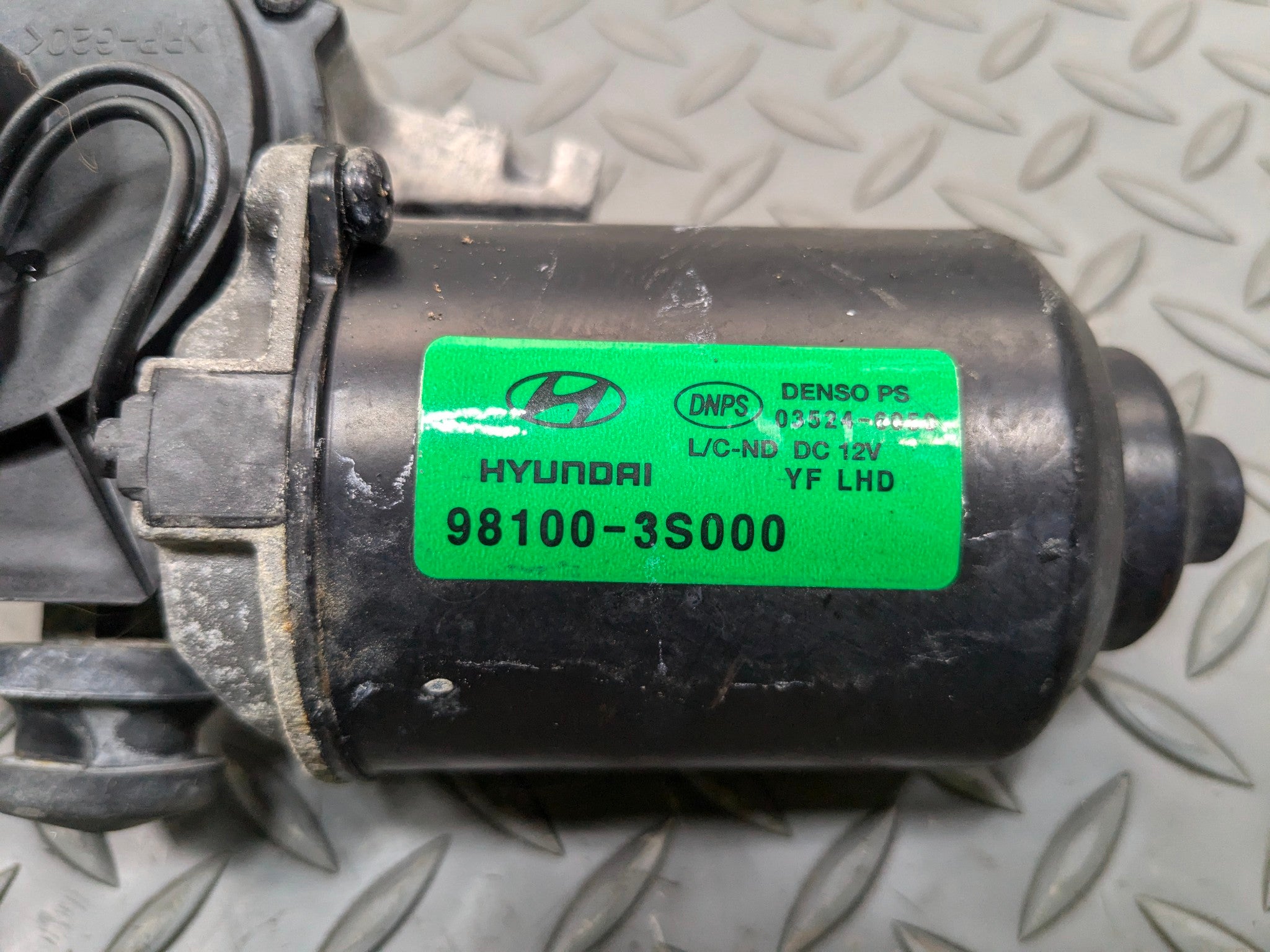 12 - 14 HYUNDAI AZERA OEM WIPER MOTOR FRONT WINDSHIELD WASHER WITHOUT LINKAGE