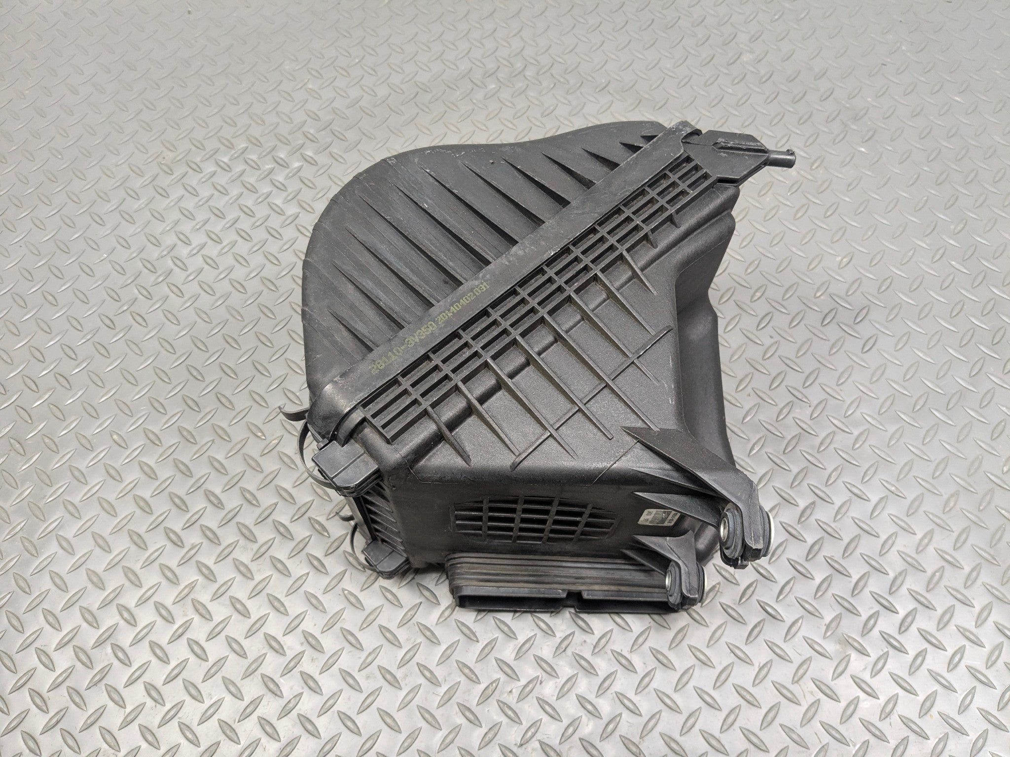 12 - 14 HYUNDAI AZERA OEM AIR CLEANER INTAKE FILTER HOUSING BOX ASSEMBLY 3.3L