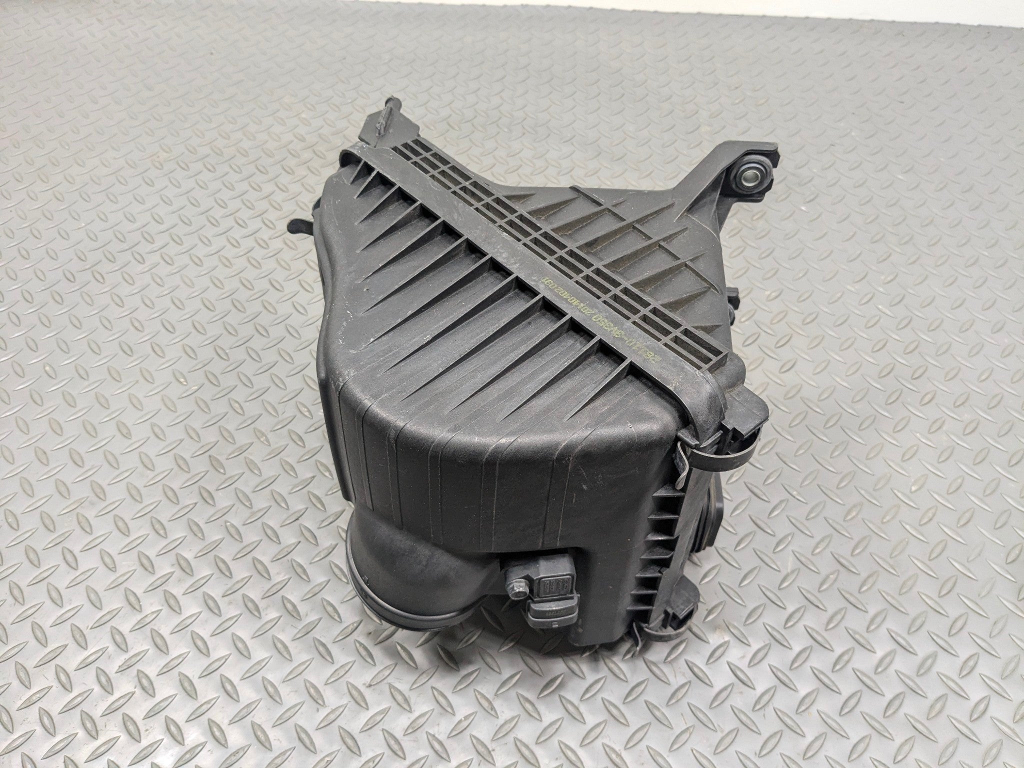 12 - 14 HYUNDAI AZERA OEM AIR CLEANER INTAKE FILTER HOUSING BOX ASSEMBLY 3.3L
