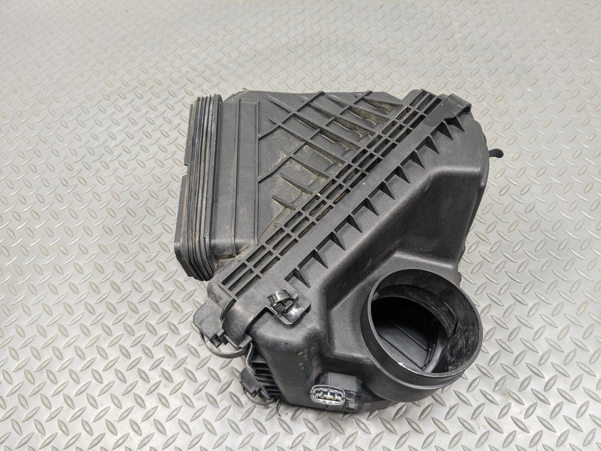 12 - 14 HYUNDAI AZERA OEM AIR CLEANER INTAKE FILTER HOUSING BOX ASSEMBLY 3.3L