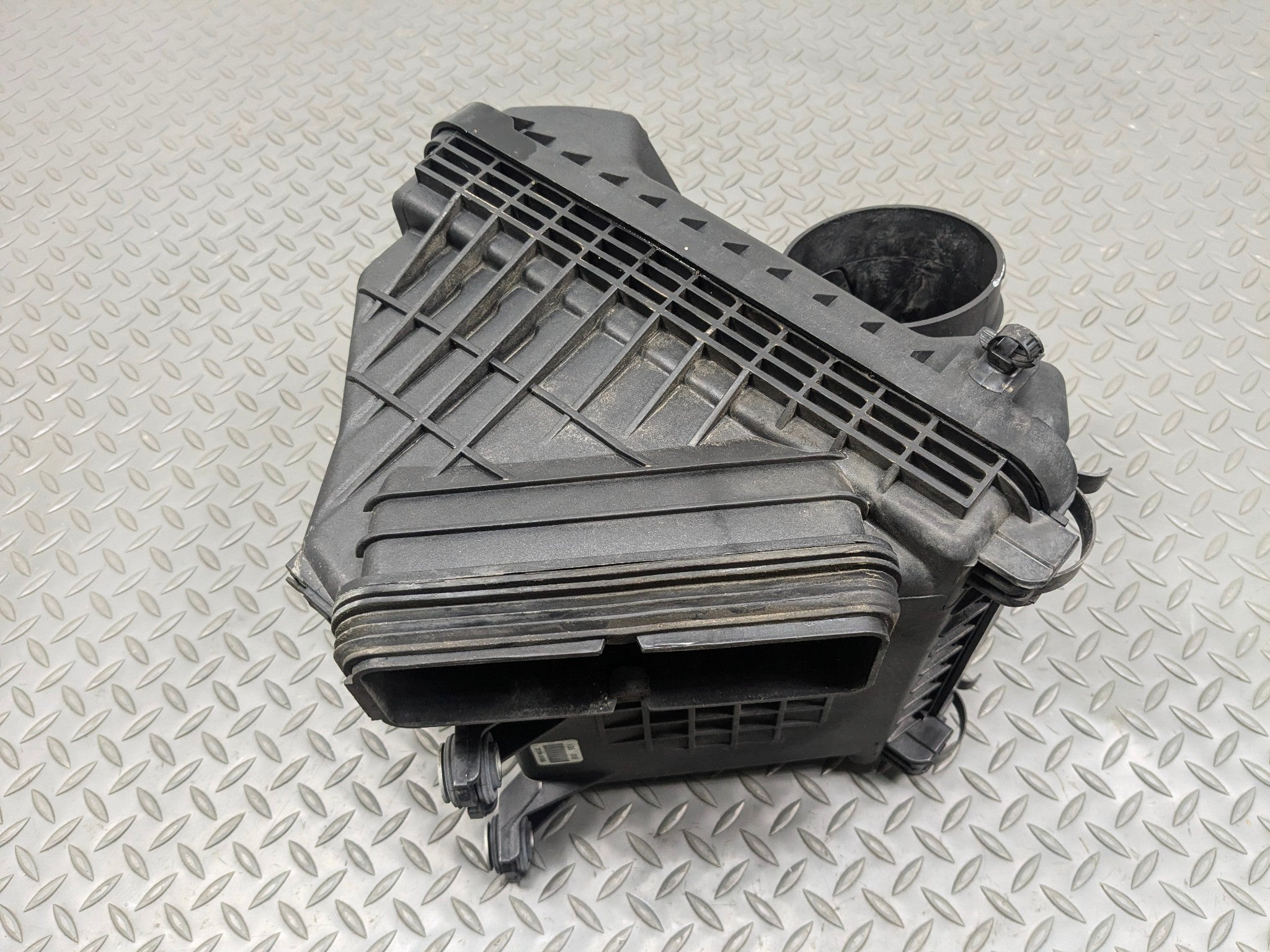 12 - 14 HYUNDAI AZERA OEM AIR CLEANER INTAKE FILTER HOUSING BOX ASSEMBLY 3.3L