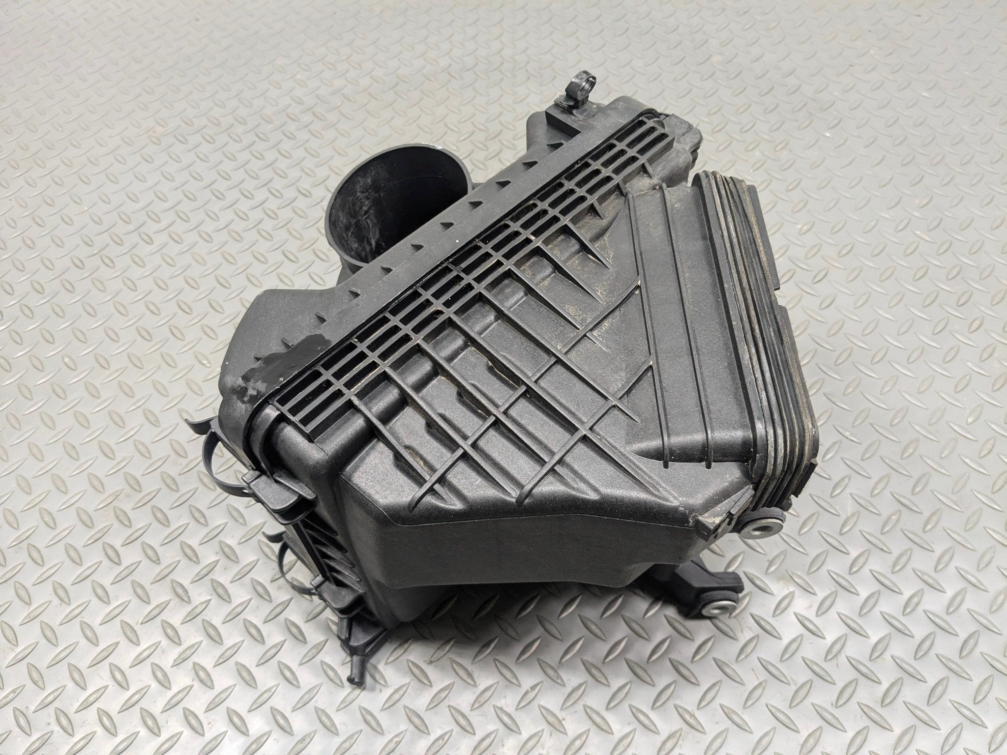 12 - 14 HYUNDAI AZERA OEM AIR CLEANER INTAKE FILTER HOUSING BOX ASSEMBLY 3.3L