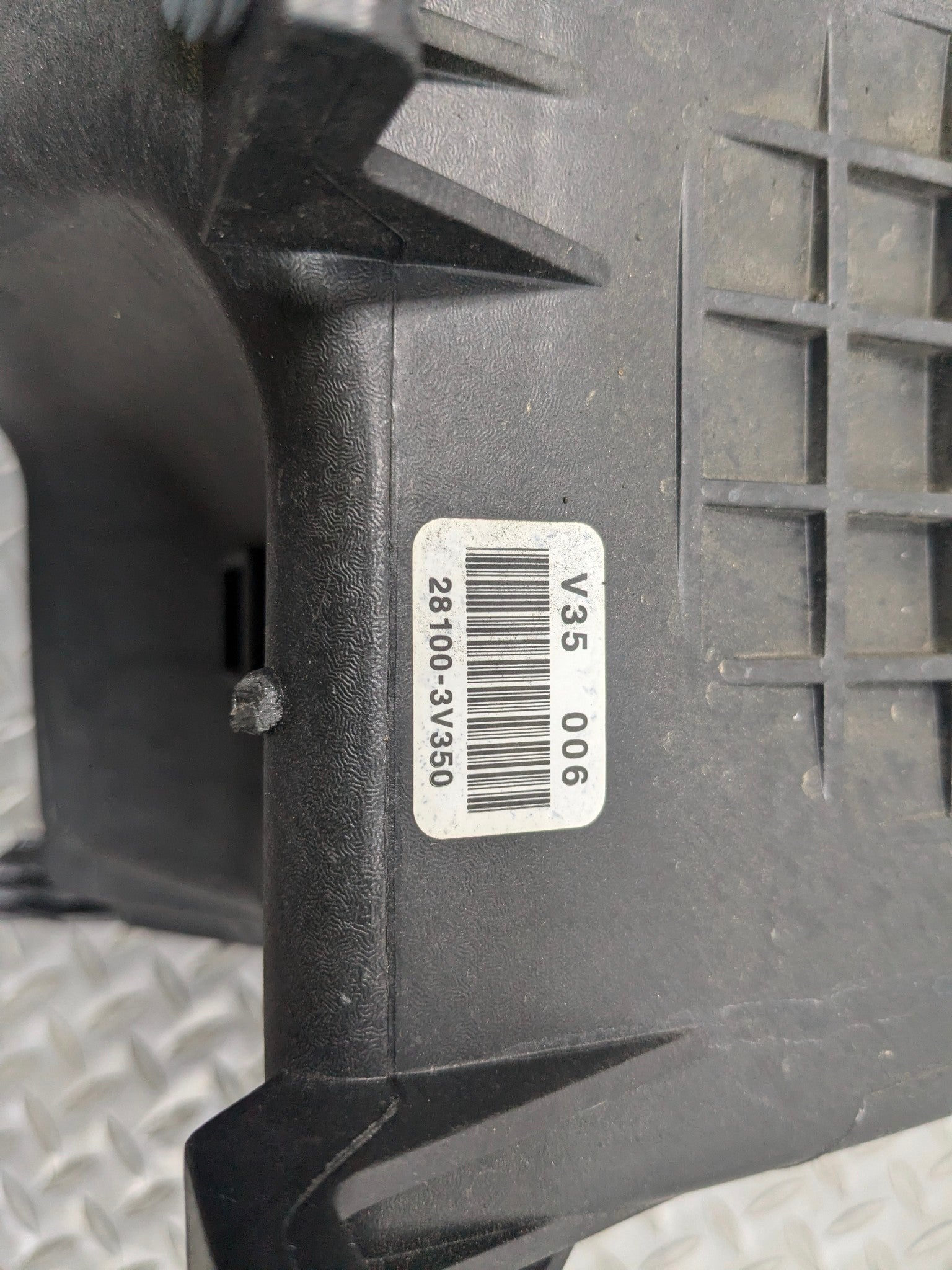 12 - 14 HYUNDAI AZERA OEM AIR CLEANER INTAKE FILTER HOUSING BOX ASSEMBLY 3.3L