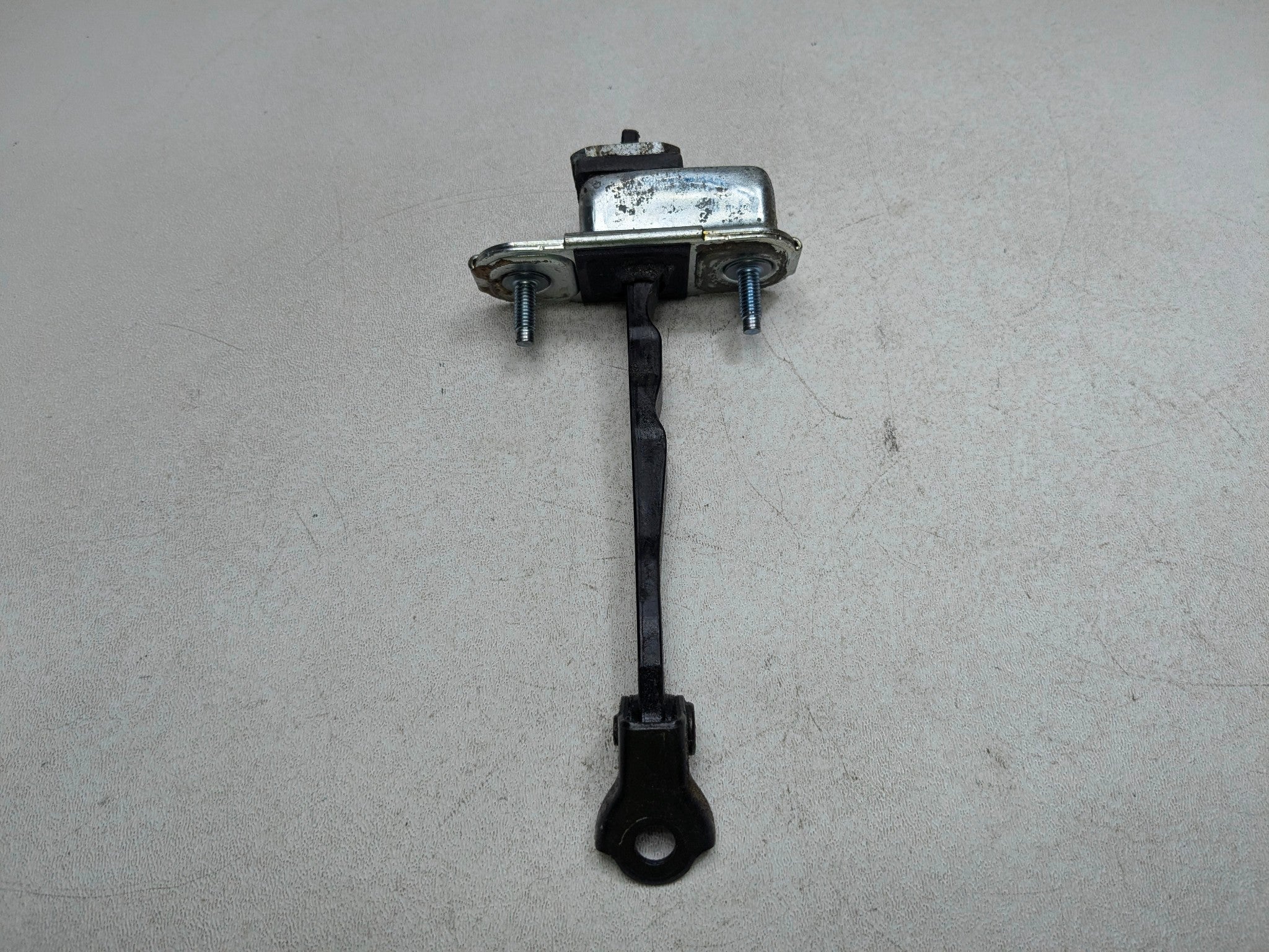 12 - 2014 HYUNDAI AZERA OEM DOOR CHECK STRAP STOPPER FRONT RIGHT PASSENGER SIDE