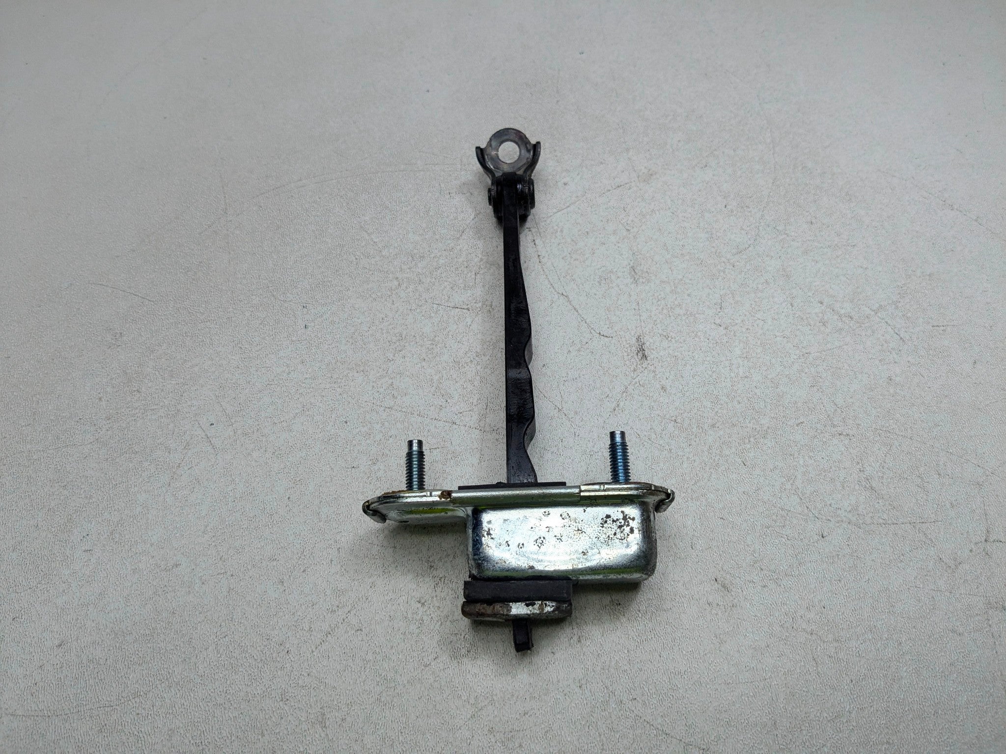 12 - 2014 HYUNDAI AZERA OEM DOOR CHECK STRAP STOPPER FRONT RIGHT PASSENGER SIDE