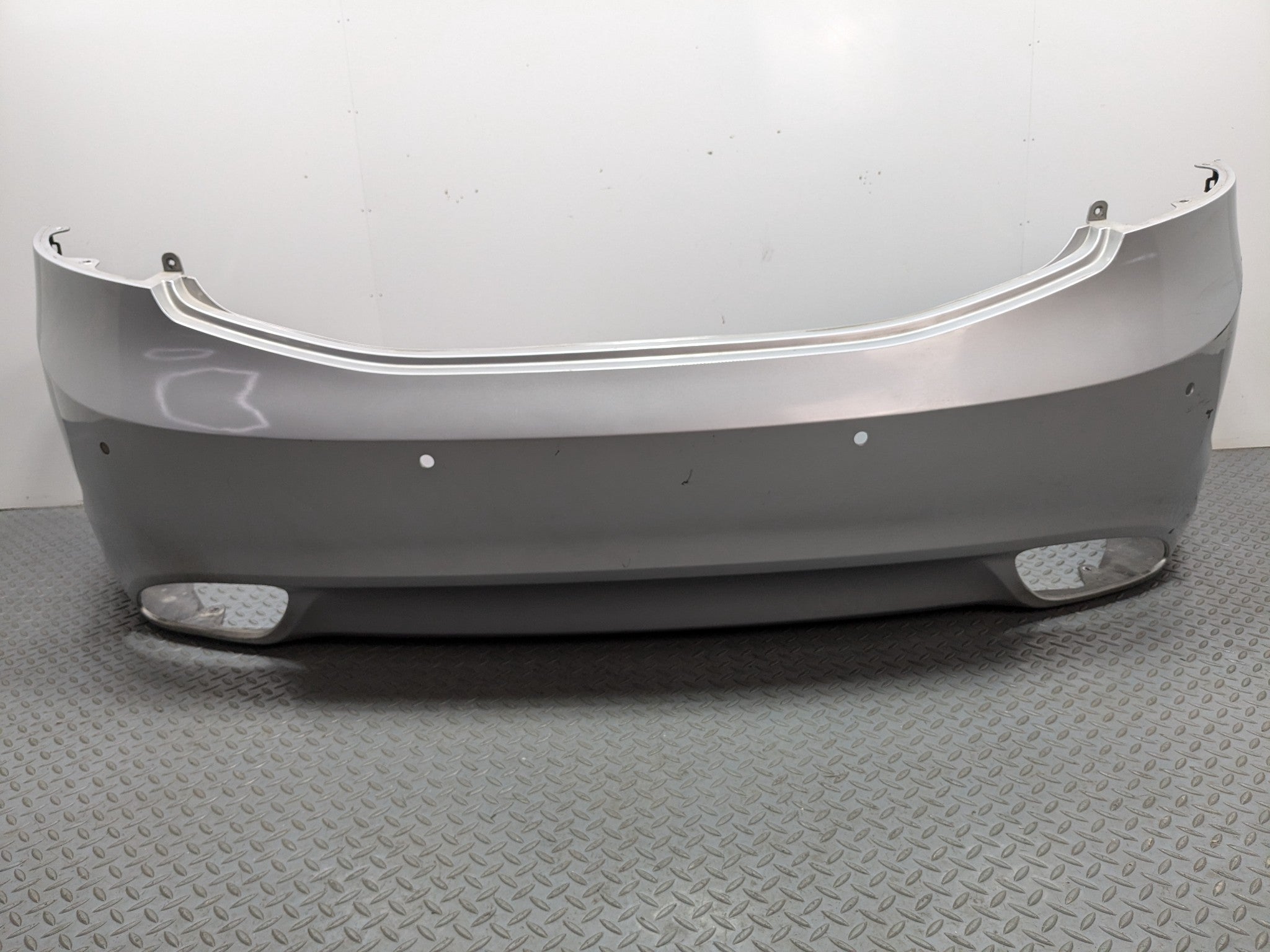 12 - 2014 HYUNDAI AZERA OEM REAR BUMPER LOWER COVER PANEL SILVER FROST METALLIC