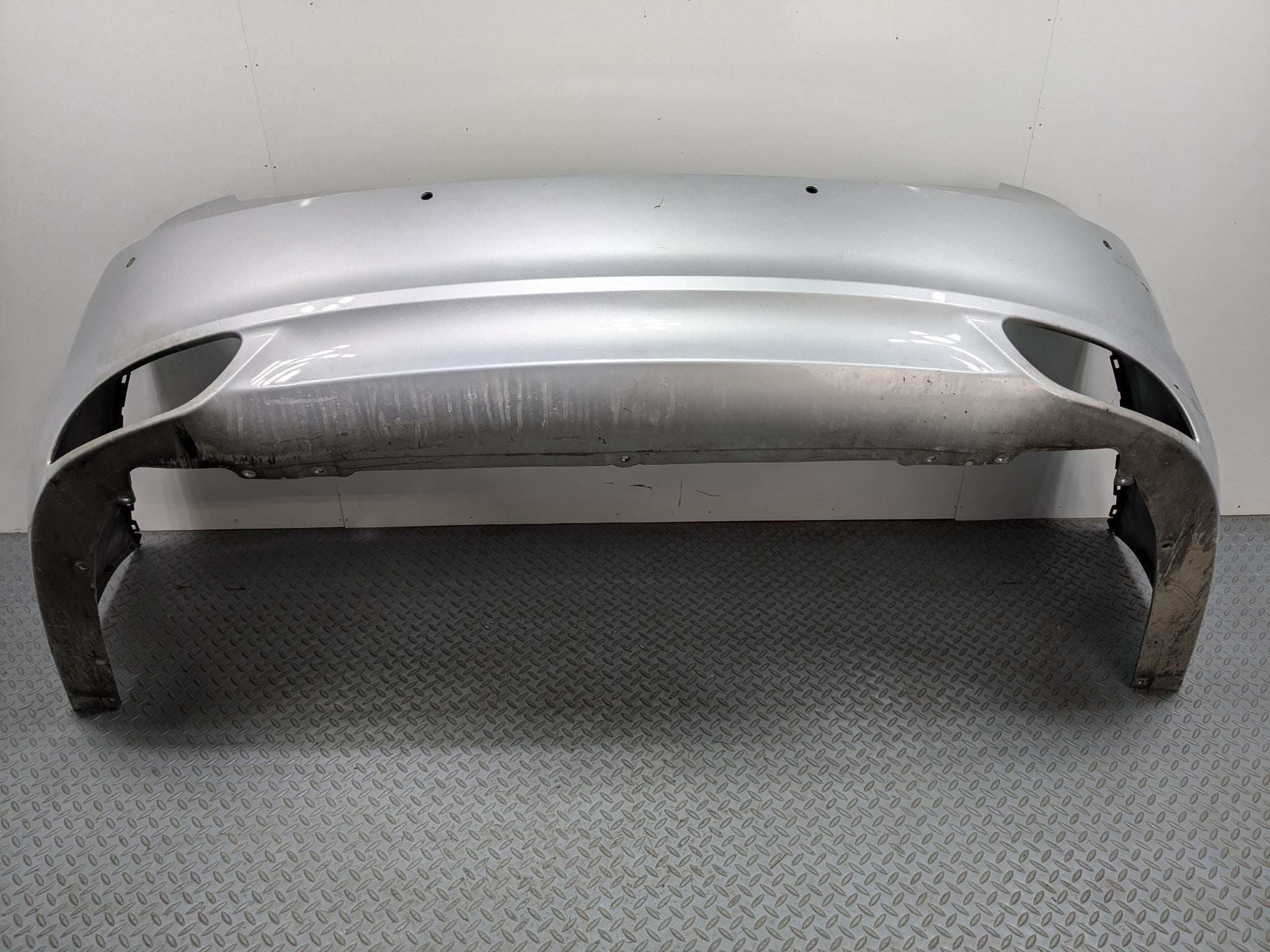 12 - 2014 HYUNDAI AZERA OEM REAR BUMPER LOWER COVER PANEL SILVER FROST METALLIC