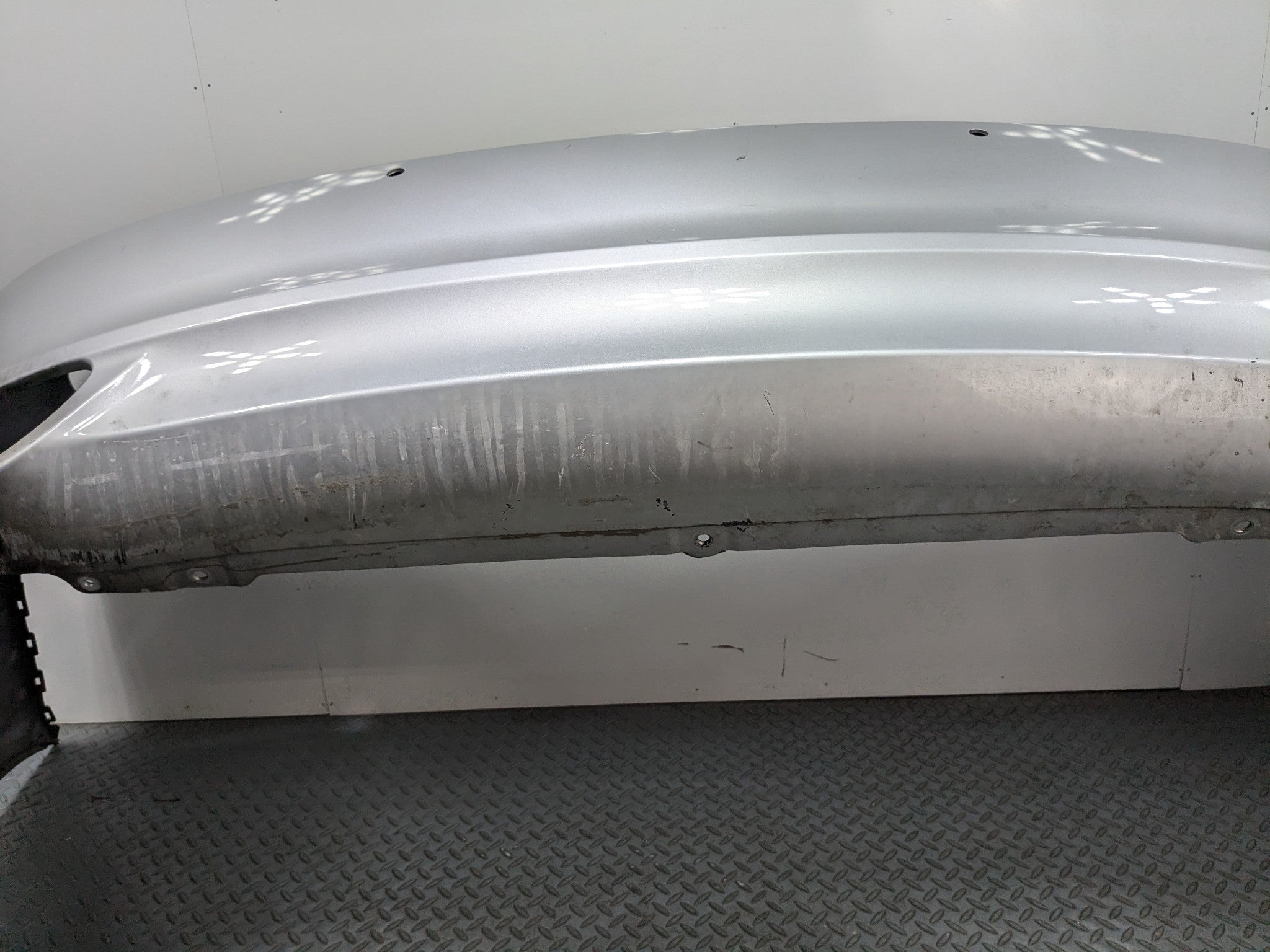 12 - 2014 HYUNDAI AZERA OEM REAR BUMPER LOWER COVER PANEL SILVER FROST METALLIC
