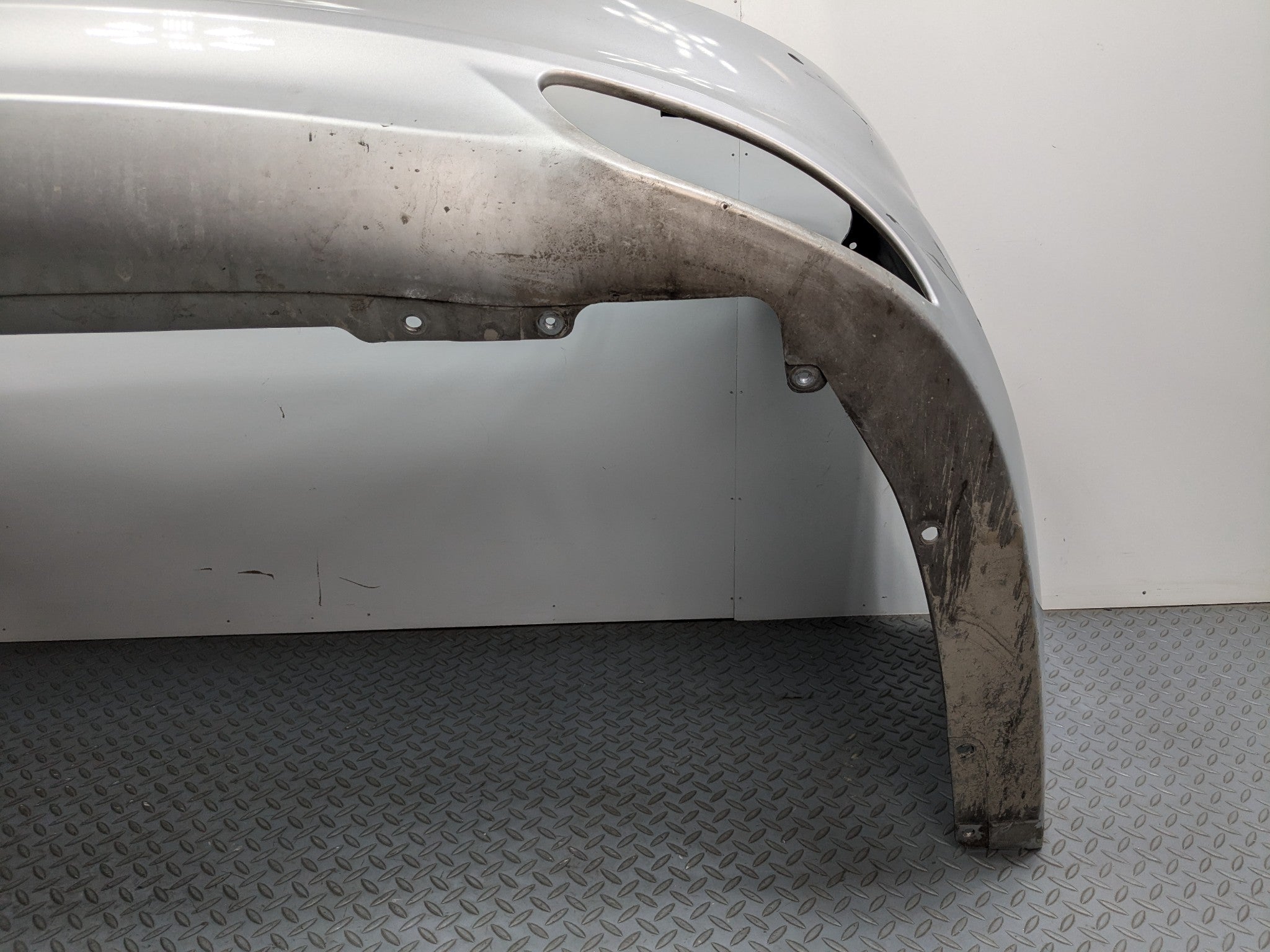 12 - 2014 HYUNDAI AZERA OEM REAR BUMPER LOWER COVER PANEL SILVER FROST METALLIC