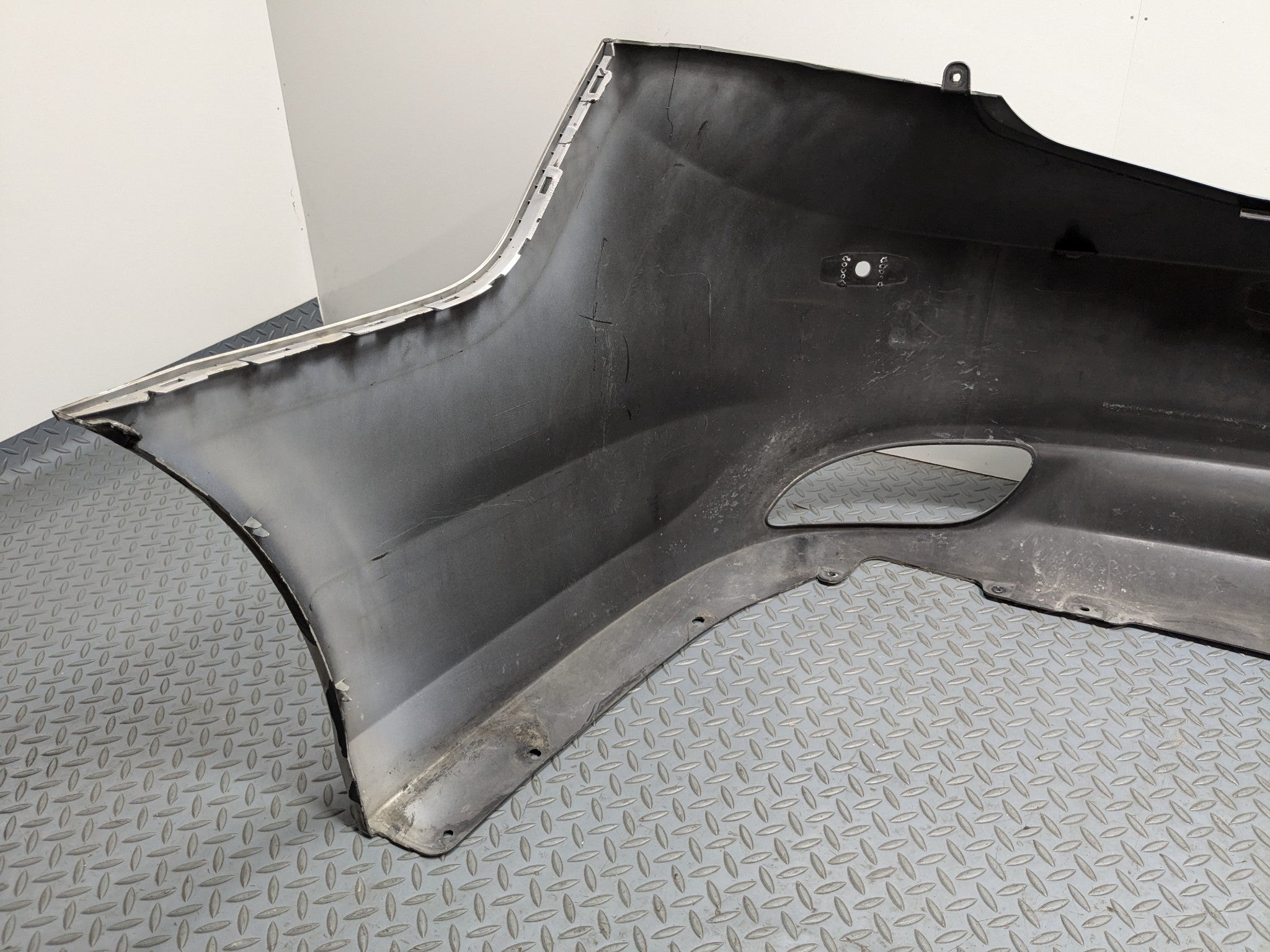 12 - 2014 HYUNDAI AZERA OEM REAR BUMPER LOWER COVER PANEL SILVER FROST METALLIC