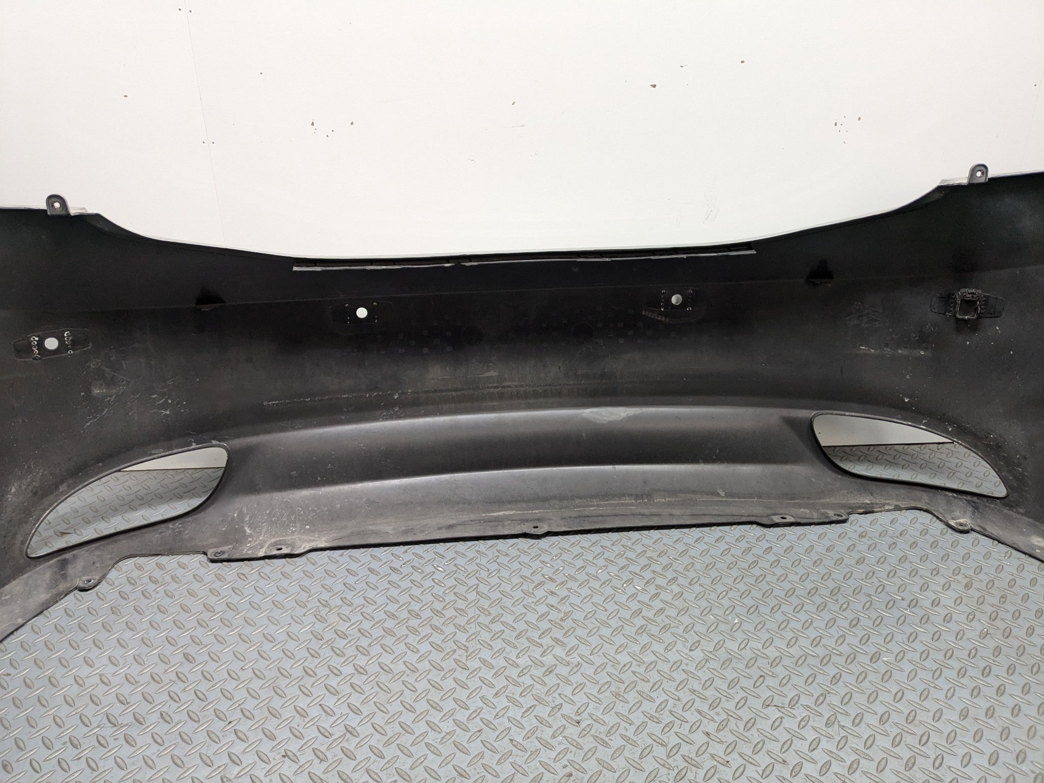 12 - 2014 HYUNDAI AZERA OEM REAR BUMPER LOWER COVER PANEL SILVER FROST METALLIC