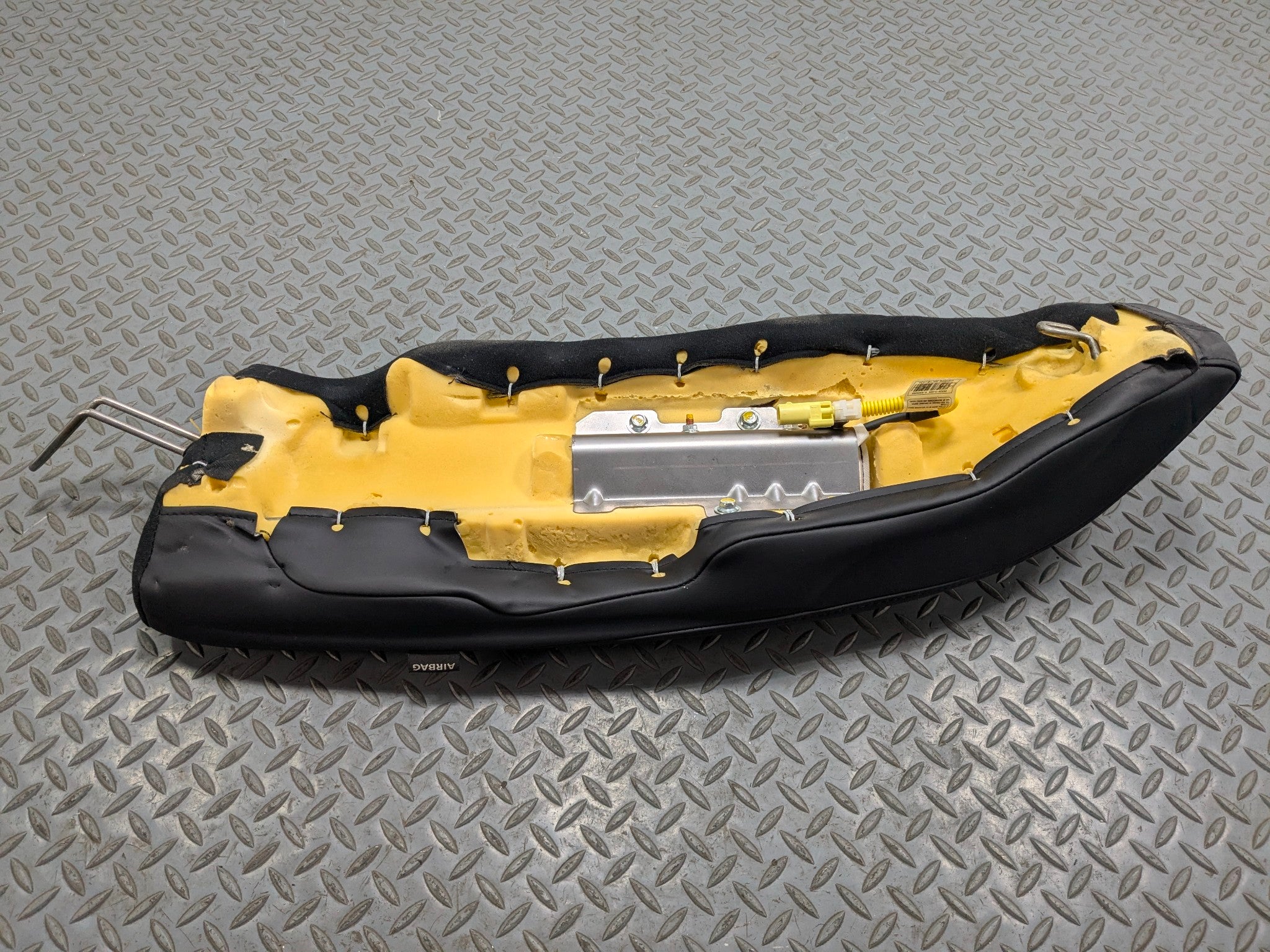 12 - 14 HYUNDAI AZERA OEM BOLSTER SEAT CUSHION COVER REAR RIGHT PASSENGER SIDE