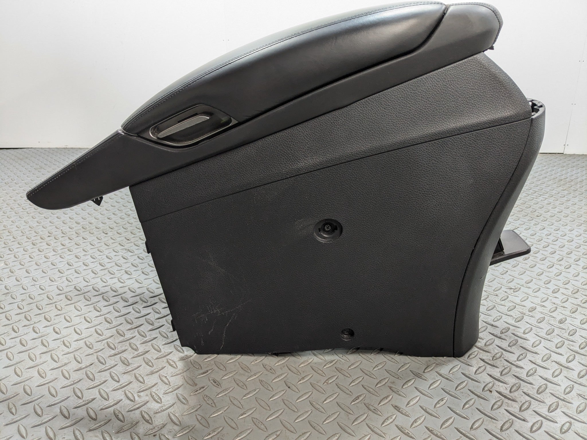 12 - 14 HYUNDAI AZERA OEM ARMREST CENTER CONSOLE STORAGE COMPARTMENT FRONT LEFT