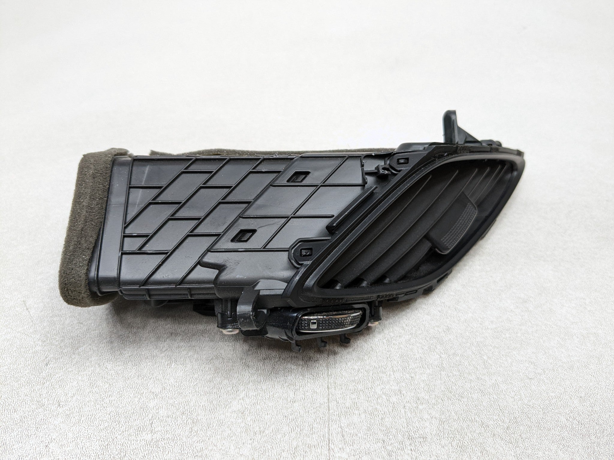 12 - 14 HYUNDAI AZERA OEM AC AIR CONDITIONING HEATER AIR VENT UNIT FRONT CENTER