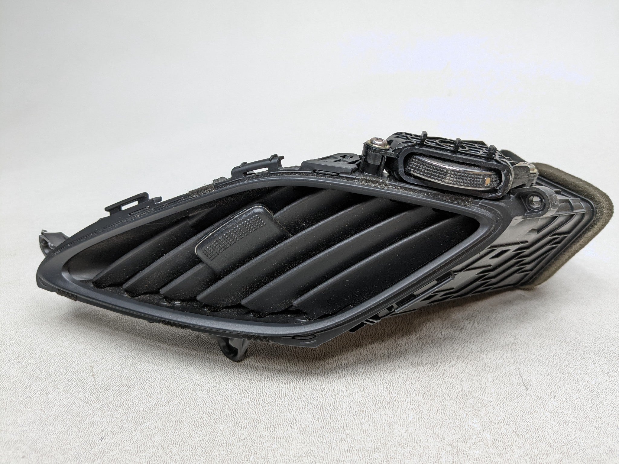 12 - 14 HYUNDAI AZERA OEM AC AIR CONDITIONING HEATER AIR VENT UNIT FRONT CENTER