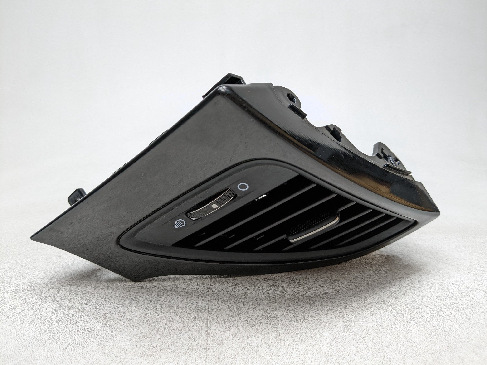 12 - 14 HYUNDAI AZERA OEM AC AIR CONDITIONING HEATER AIR VENT UNIT FRONT LEFT