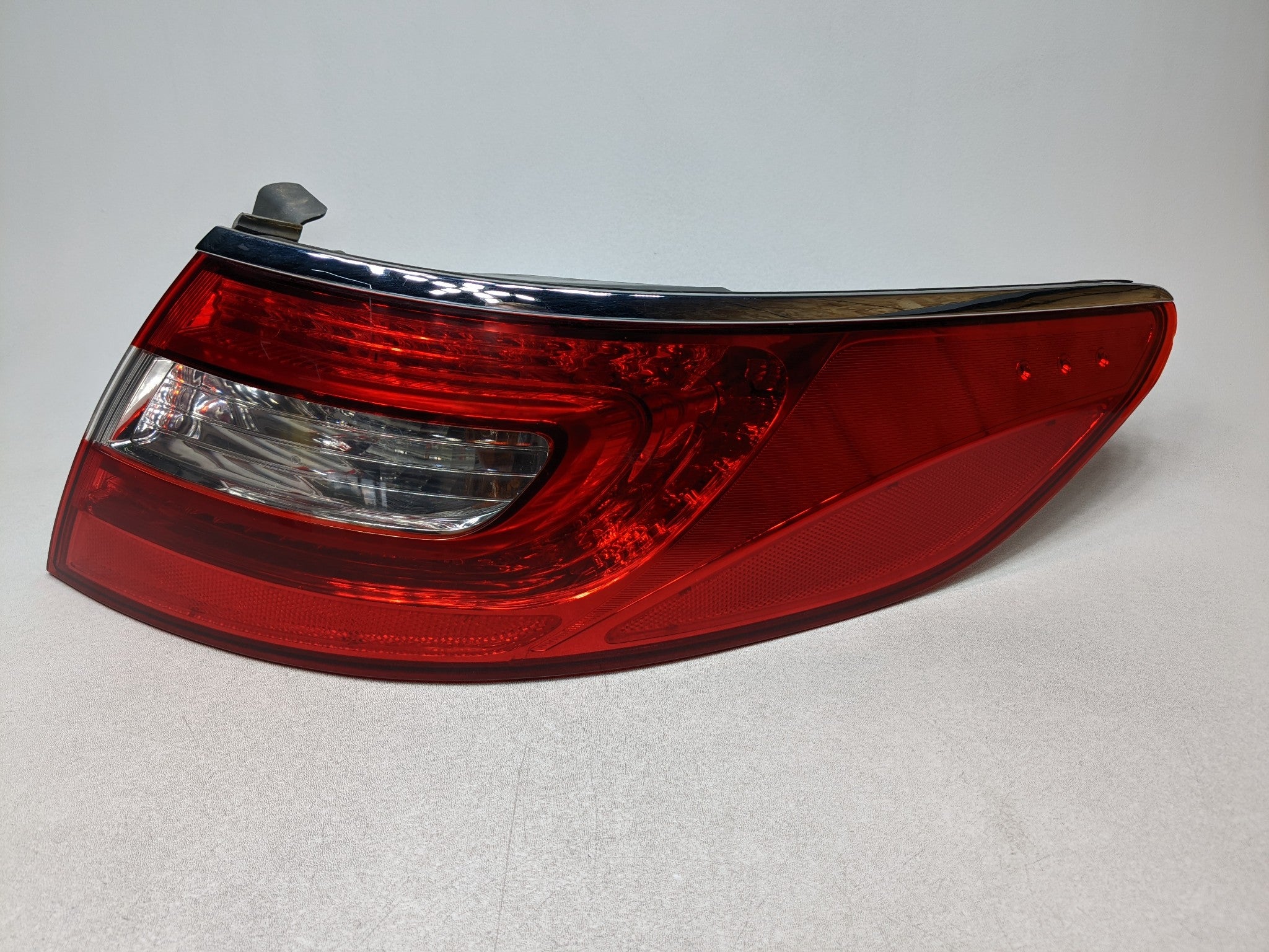 12 - 14 HYUNDAI AZERA OEM TAIL LIGHT ASSEMBLY QUARTER MOUNTED REAR REAR SIDE