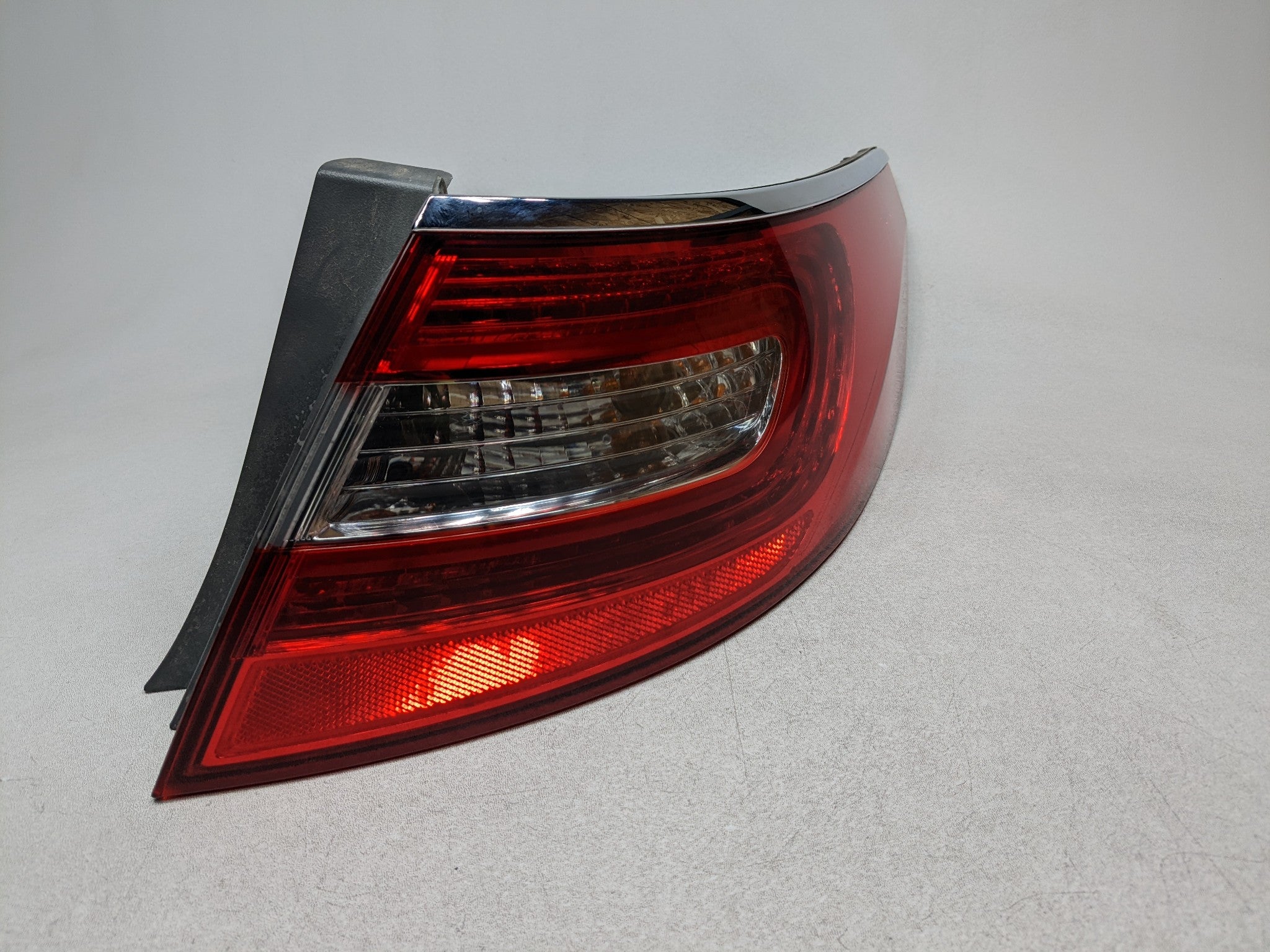 12 - 14 HYUNDAI AZERA OEM TAIL LIGHT ASSEMBLY QUARTER MOUNTED REAR REAR SIDE