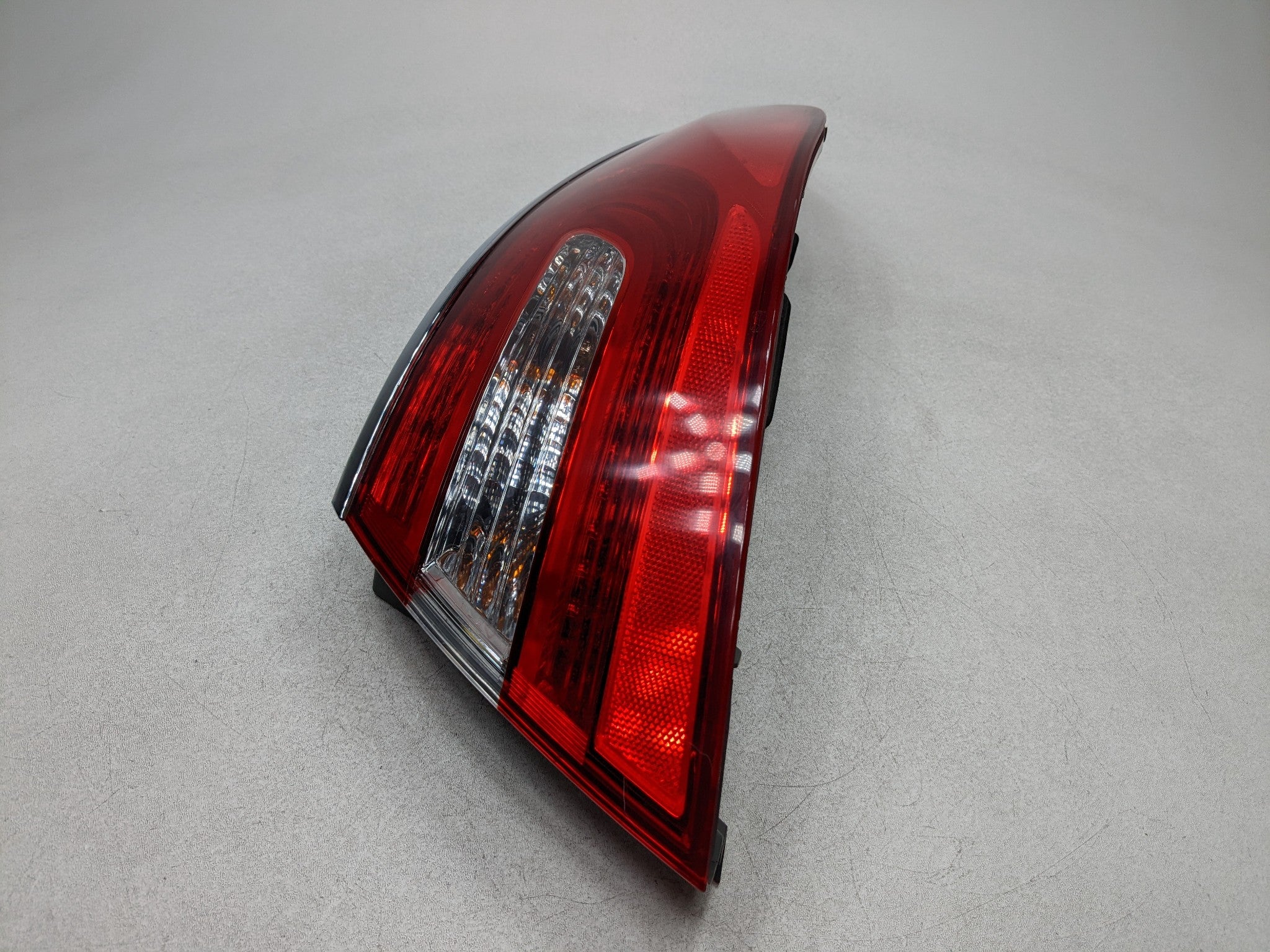 12 - 14 HYUNDAI AZERA OEM TAIL LIGHT ASSEMBLY QUARTER MOUNTED REAR REAR SIDE