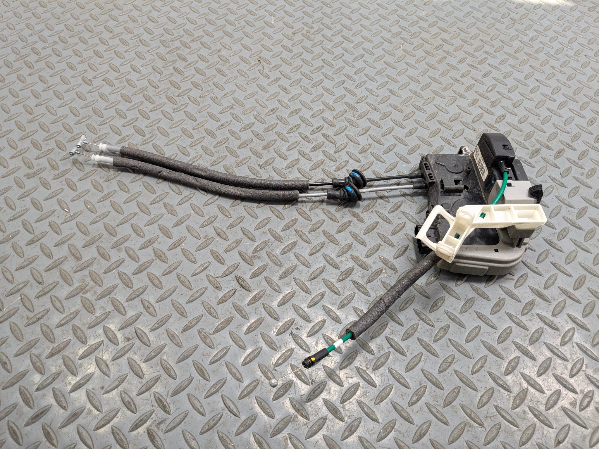 12 - 14 HYUNDAI AZERA OEM DOOR LATCH LOCK ACTUATOR REAR RIGHT PASSENGER SIDE