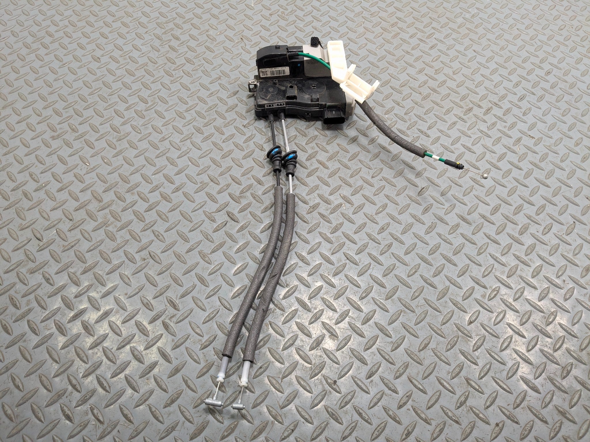 12 - 14 HYUNDAI AZERA OEM DOOR LATCH LOCK ACTUATOR REAR RIGHT PASSENGER SIDE