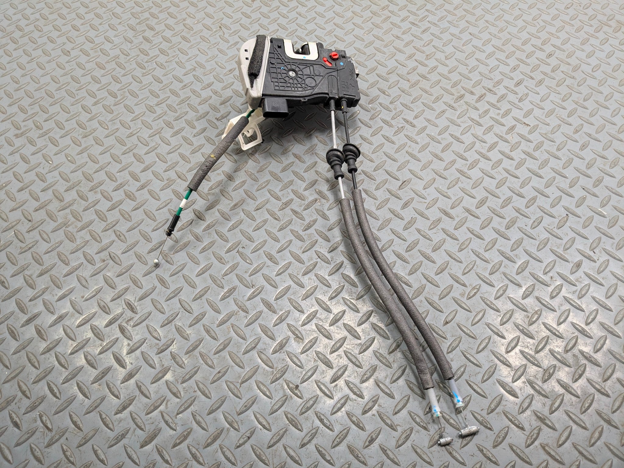 12 - 14 HYUNDAI AZERA OEM DOOR LATCH LOCK ACTUATOR REAR RIGHT PASSENGER SIDE
