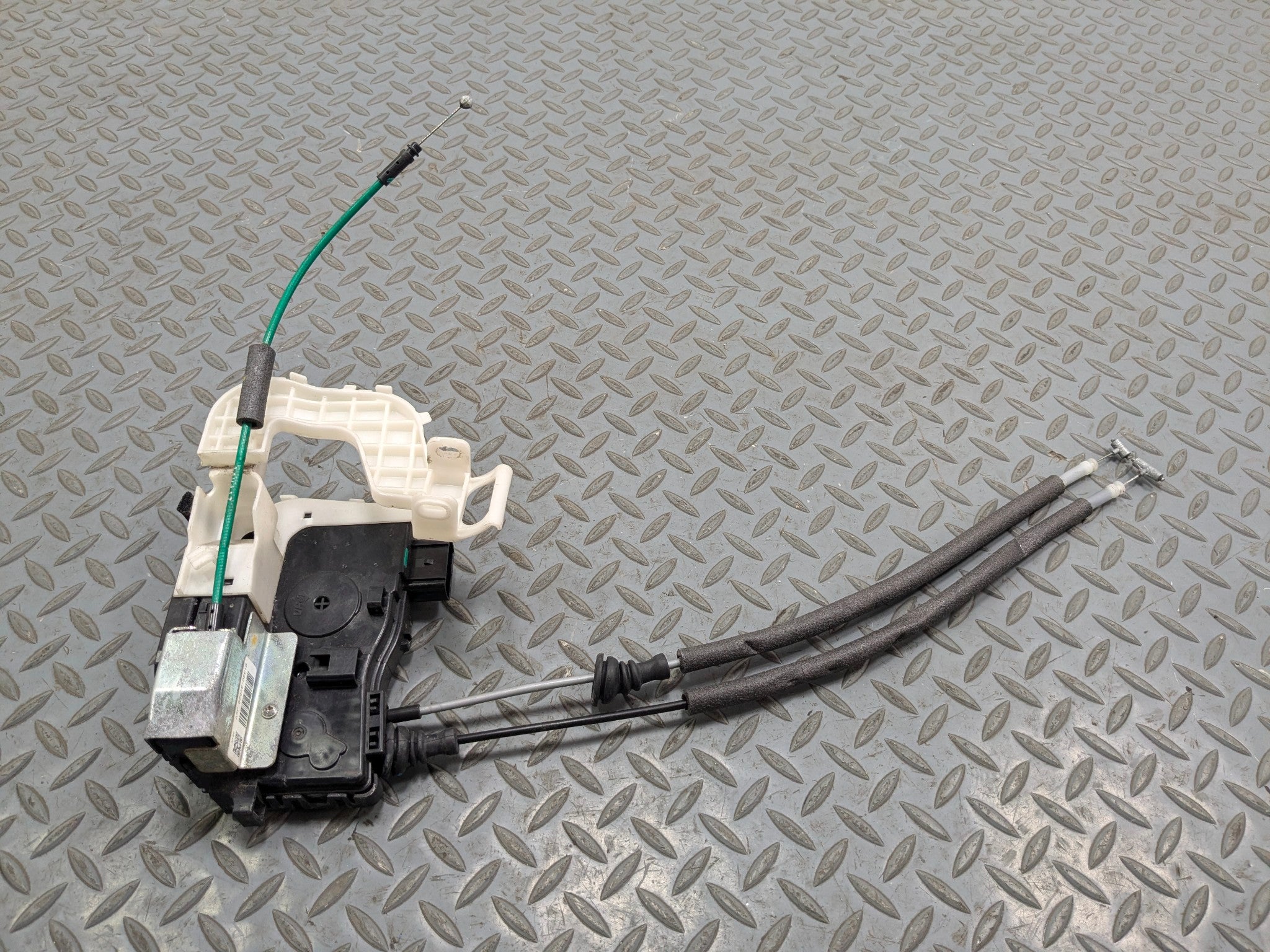 12 - 14 HYUNDAI AZERA OEM DOOR LATCH LOCK ACTUATOR FRONT RIGHT PASSENGER SIDE