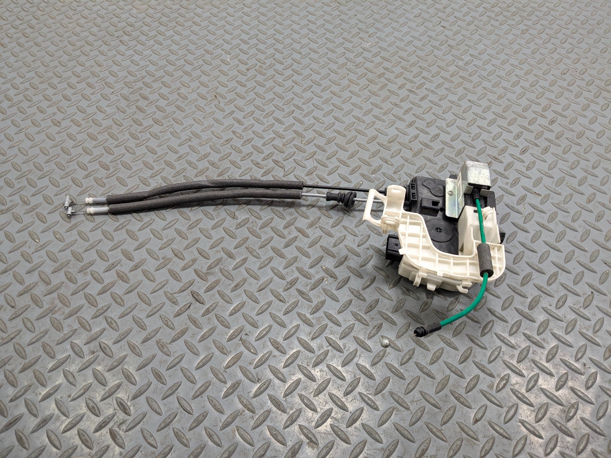 12 - 14 HYUNDAI AZERA OEM DOOR LATCH LOCK ACTUATOR FRONT RIGHT PASSENGER SIDE
