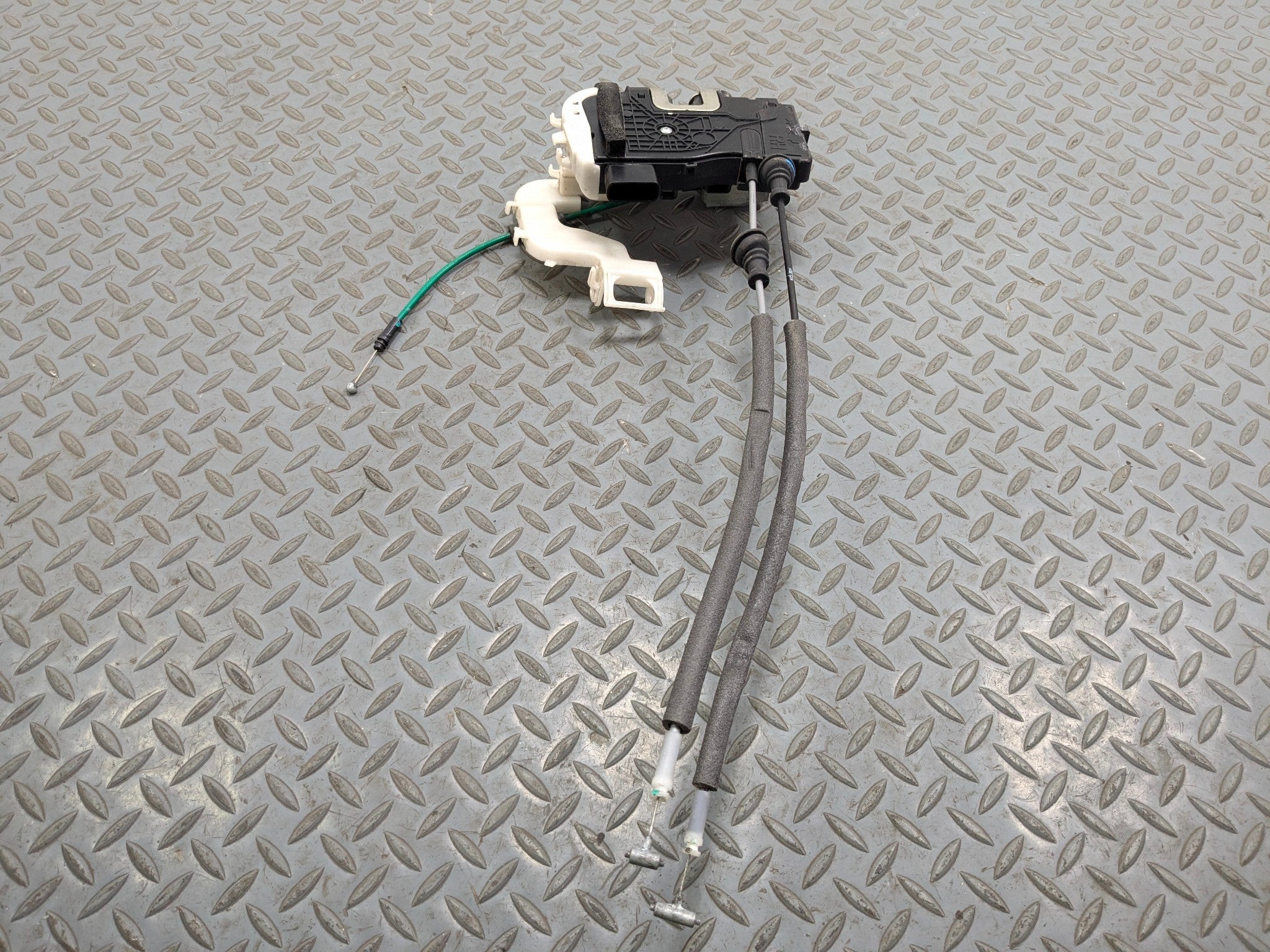 12 - 14 HYUNDAI AZERA OEM DOOR LATCH LOCK ACTUATOR FRONT RIGHT PASSENGER SIDE