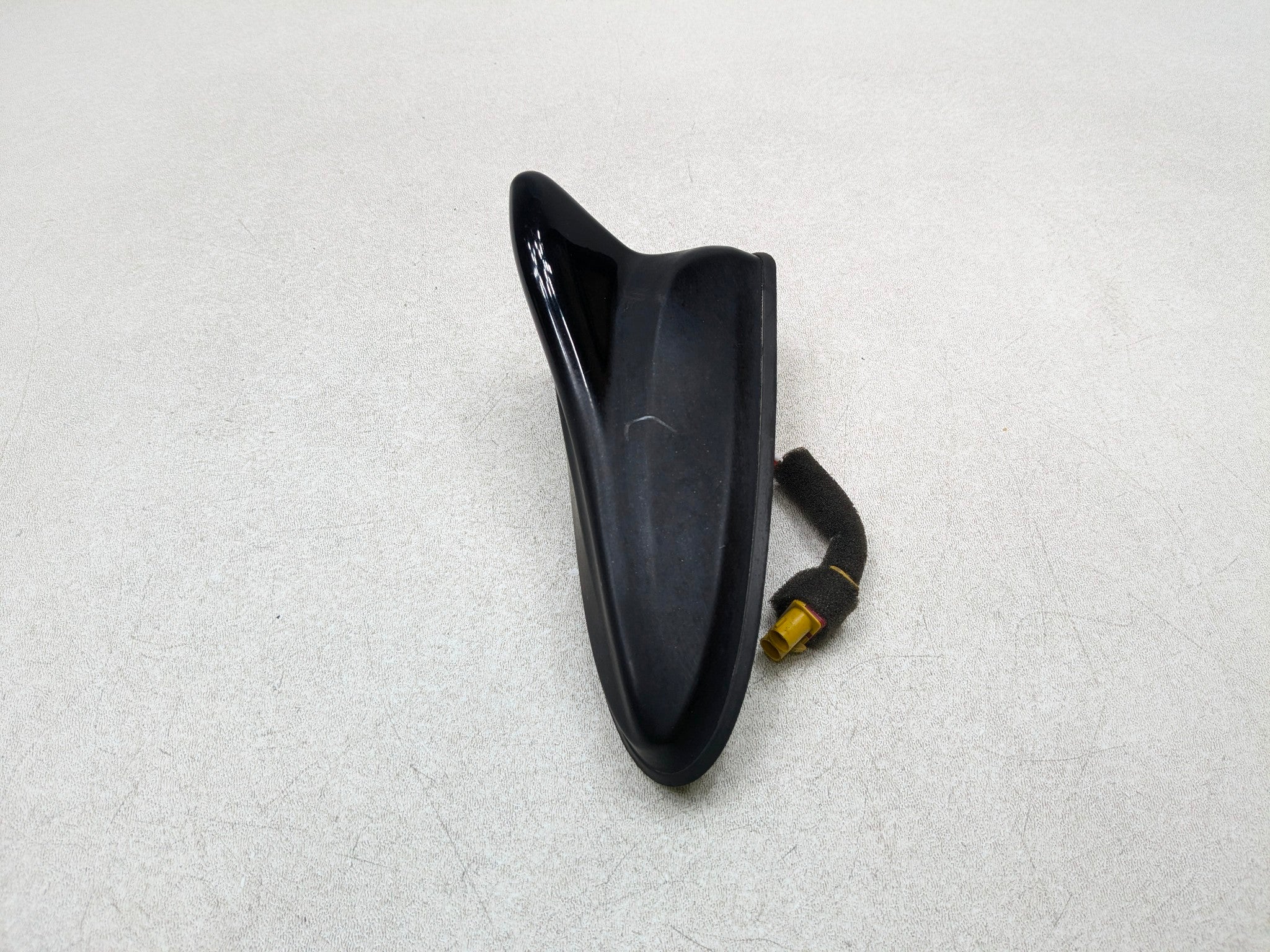 12 - 14 HYUNDAI AZERA OEM SHARK FIN ANTENNA SATELLITE RADIO REAR ROOF MOUNTED