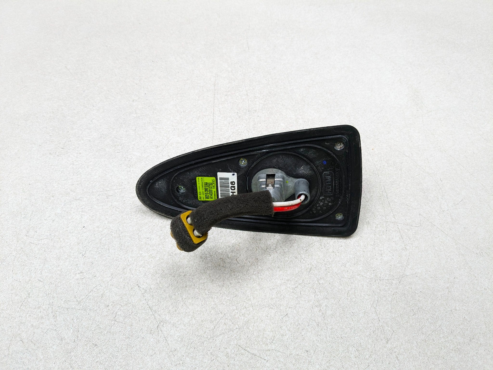 12 - 14 HYUNDAI AZERA OEM SHARK FIN ANTENNA SATELLITE RADIO REAR ROOF MOUNTED