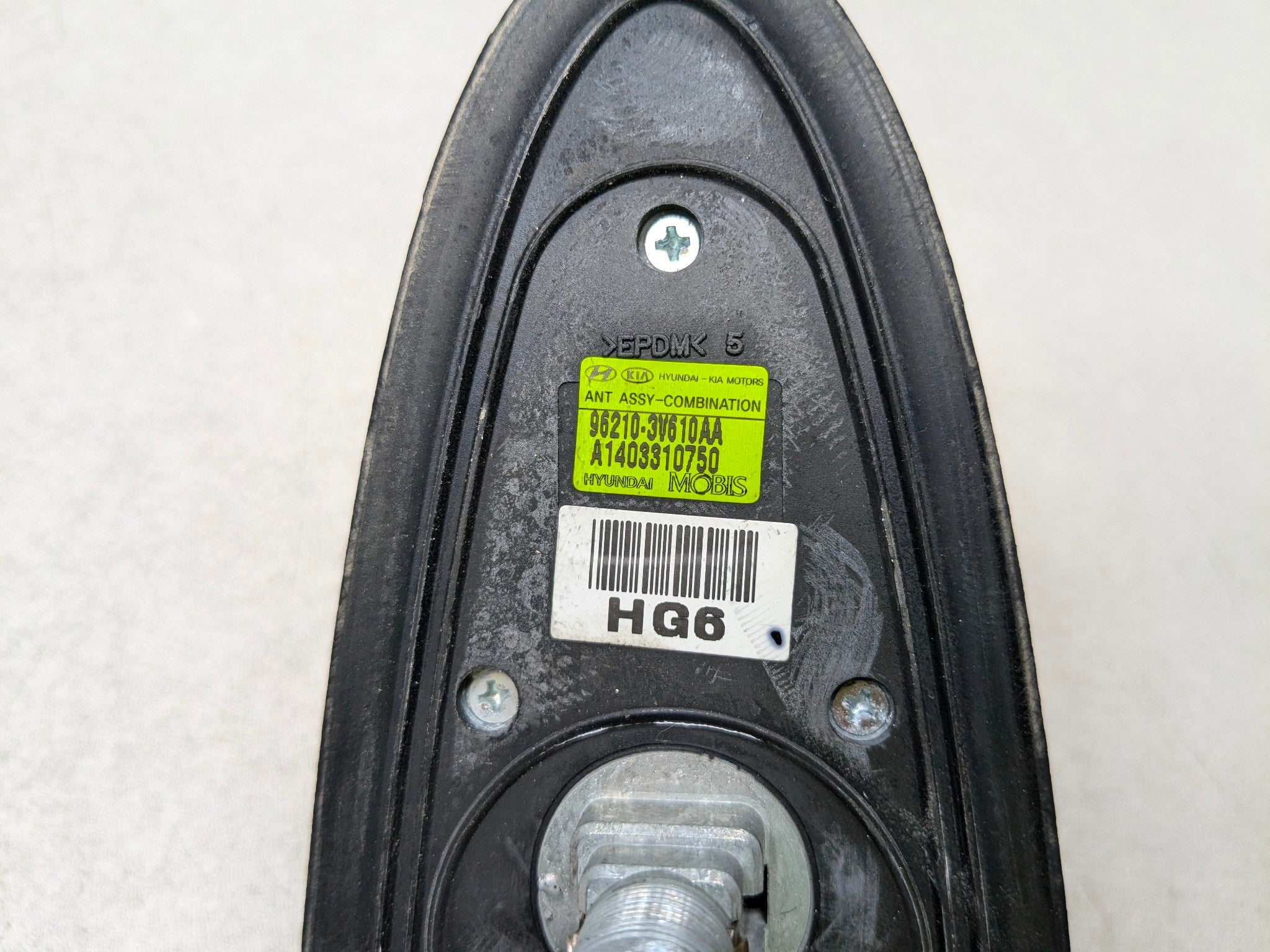 12 - 14 HYUNDAI AZERA OEM SHARK FIN ANTENNA SATELLITE RADIO REAR ROOF MOUNTED