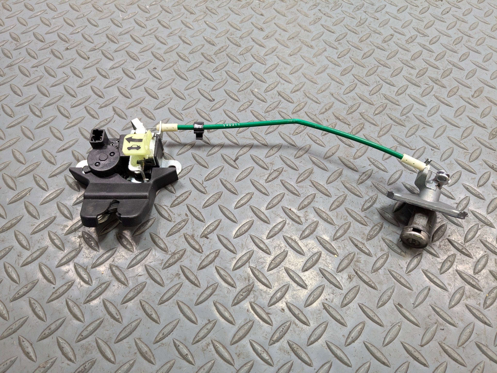 12 - 14 HYUNDAI AZERA OEM LID LATCH REAR TRUNK LIFTGATE LOCK RELEASE ACTUATOR