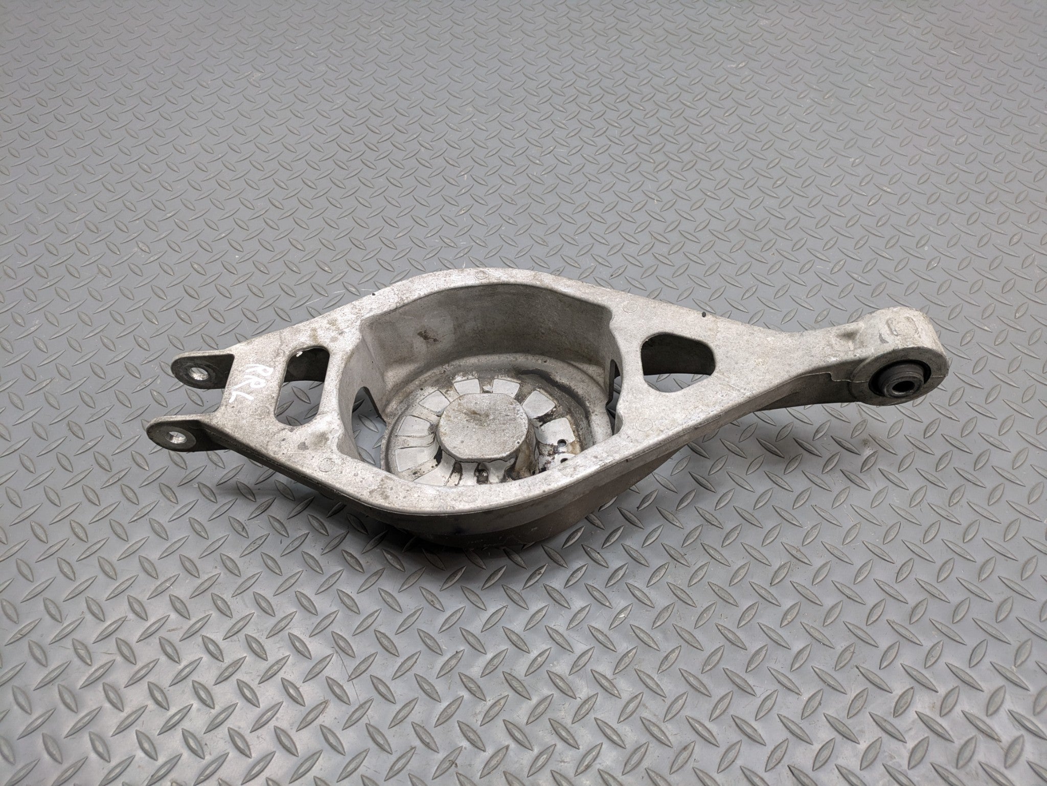 06 - 10 INFINITI M35 OEM LOWER CONTROL ARM MAIN SPRING SUPPORT REAR RIGHT SIDE