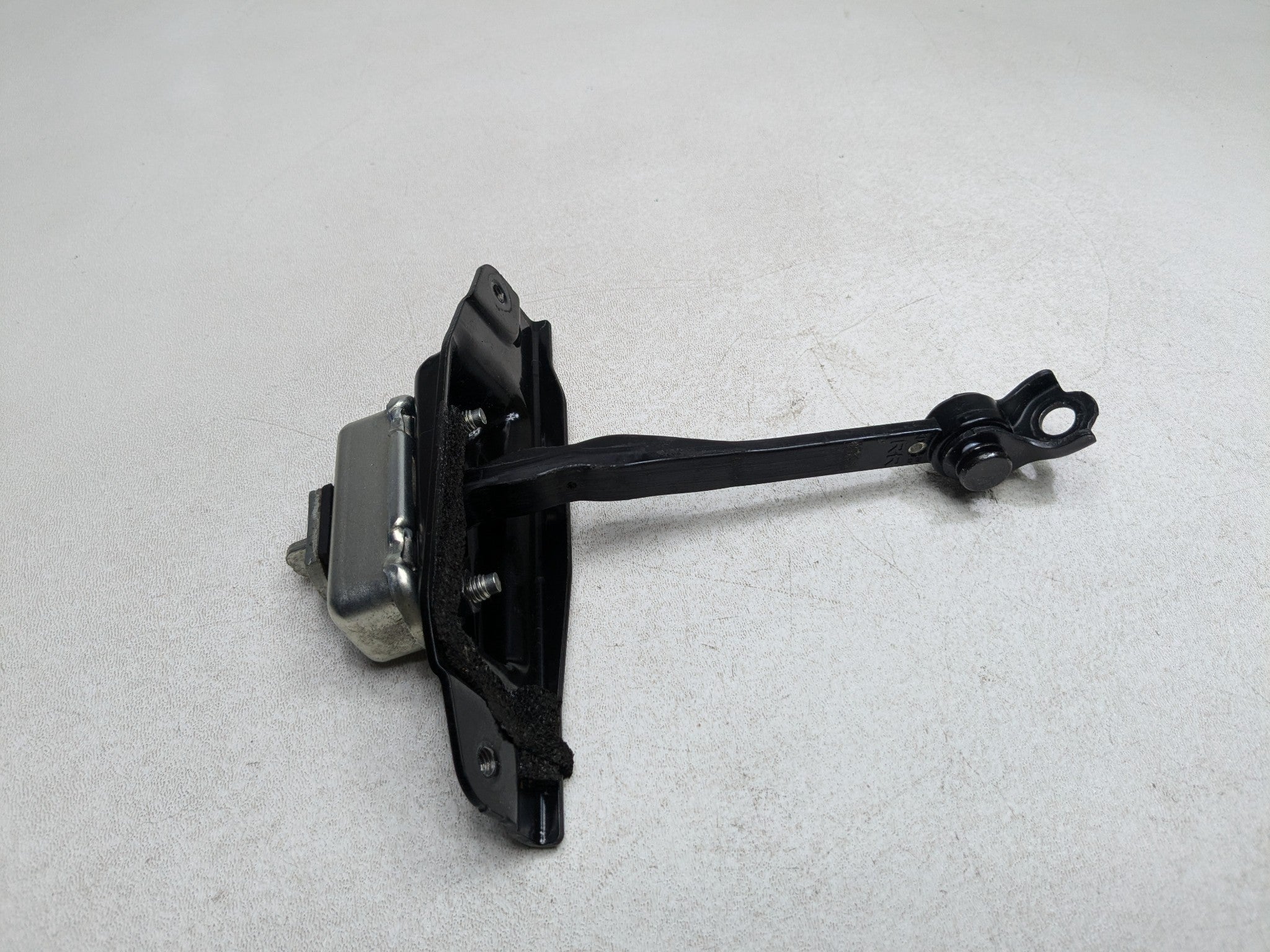 06 - 10 INFINITI M35 OEM DOOR STOPPER CHECK STRAP REAR RIGHT PASSENGER SIDE