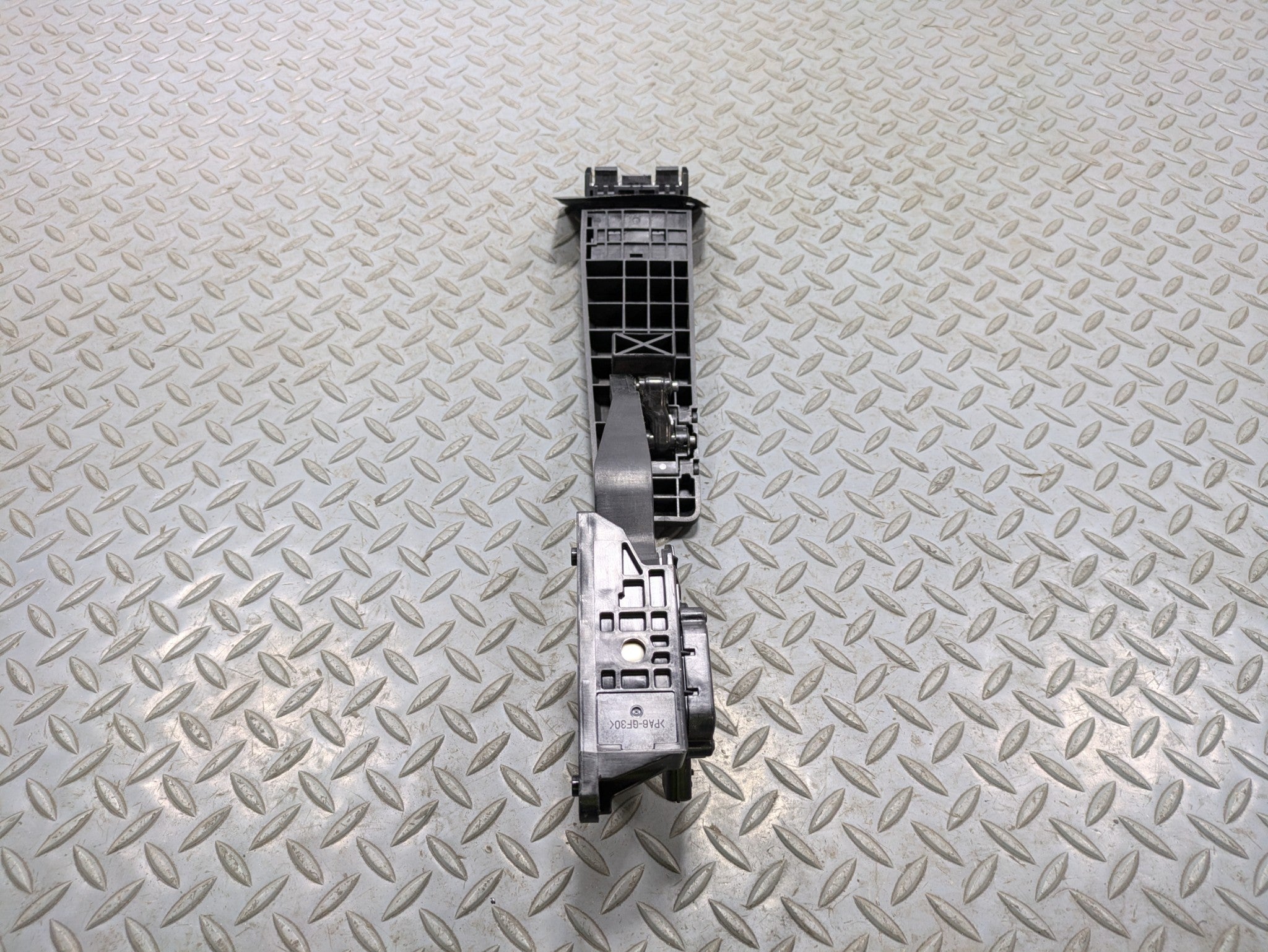 06 - 10 INFINITI M35 OEM GAS ACCELERATOR THROTTLE FOOT PEDAL LEVER WITH SENSOR