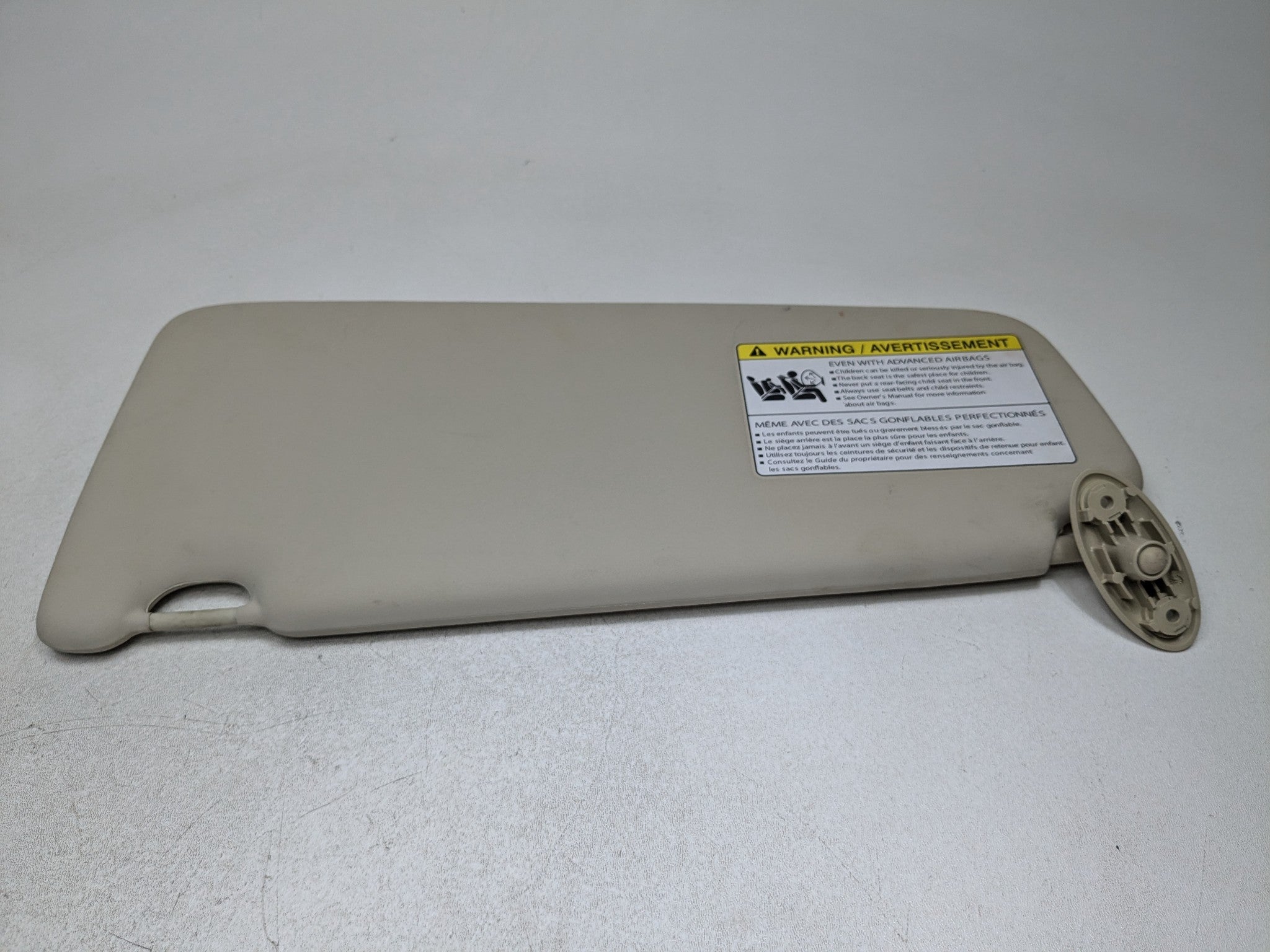 2008 - 2015 LAND ROVER LR2 OEM SUN VISOR INTERIOR UPPER ROOF FRONT RIGHT SIDE