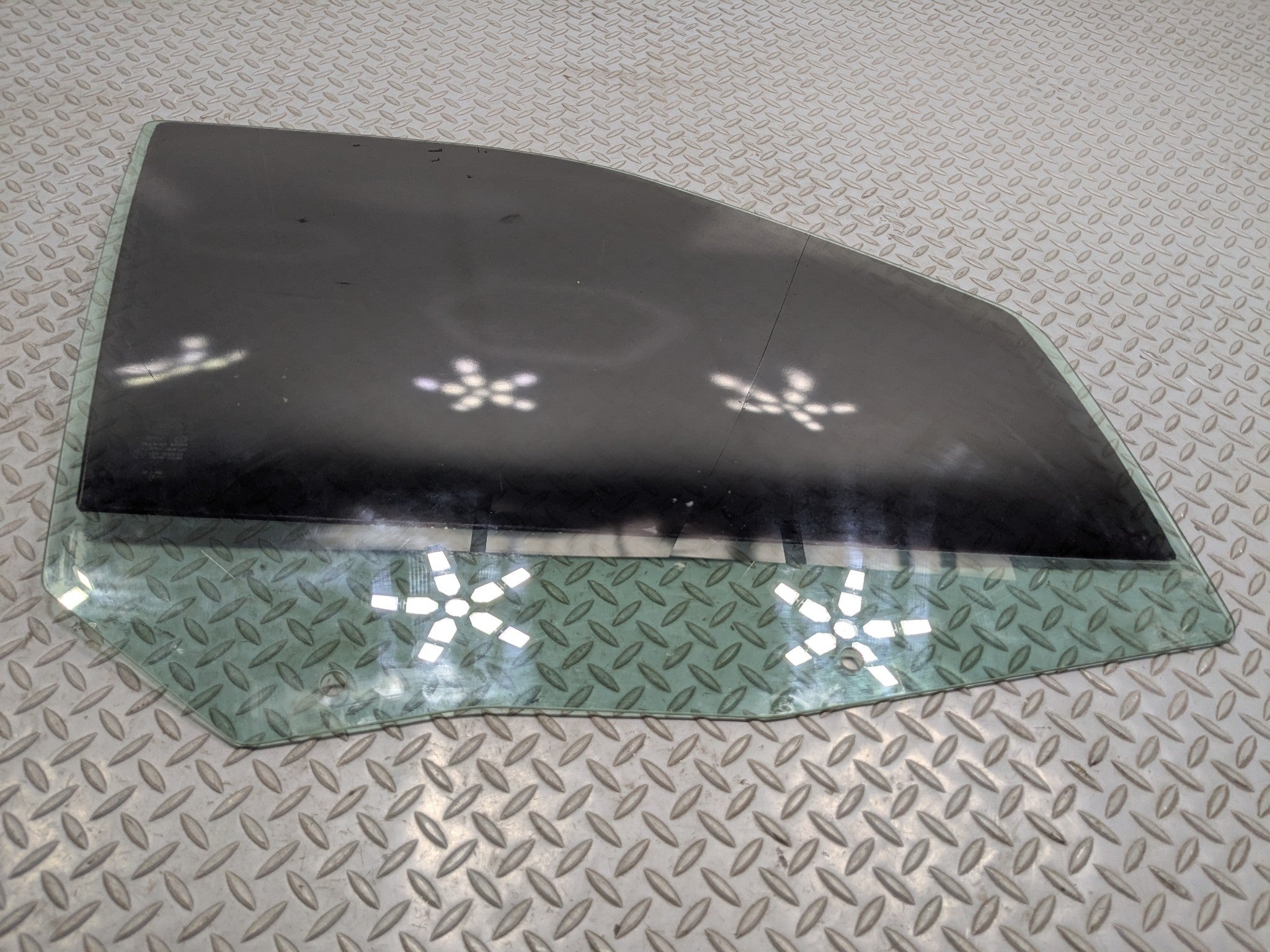 08 - 15 LAND ROVER LR2 OEM DOOR WINDOW GLASS WITH PRIVACY TINT FRONT RIGHT SIDE