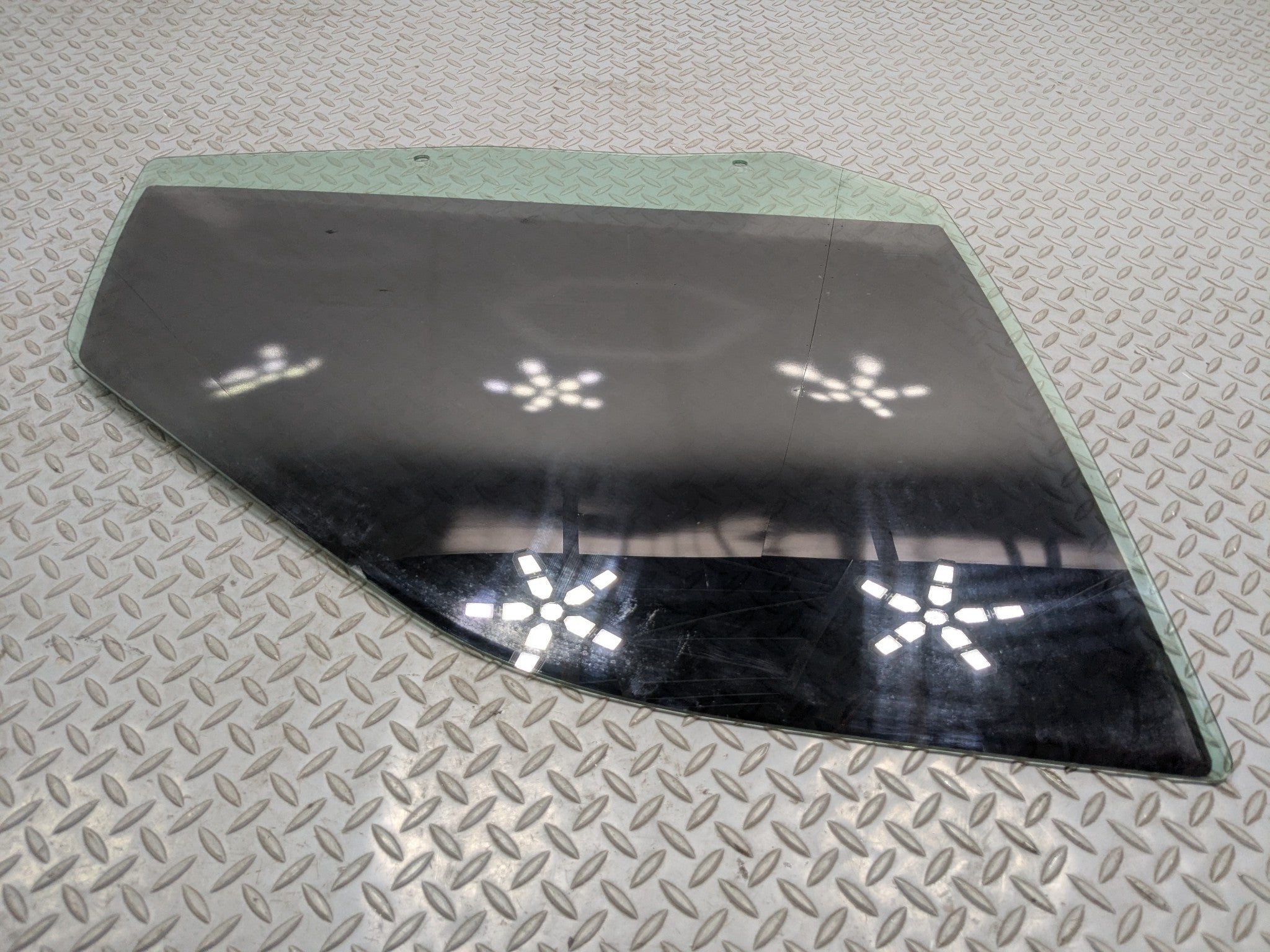 08 - 15 LAND ROVER LR2 OEM DOOR WINDOW GLASS WITH PRIVACY TINT FRONT RIGHT SIDE