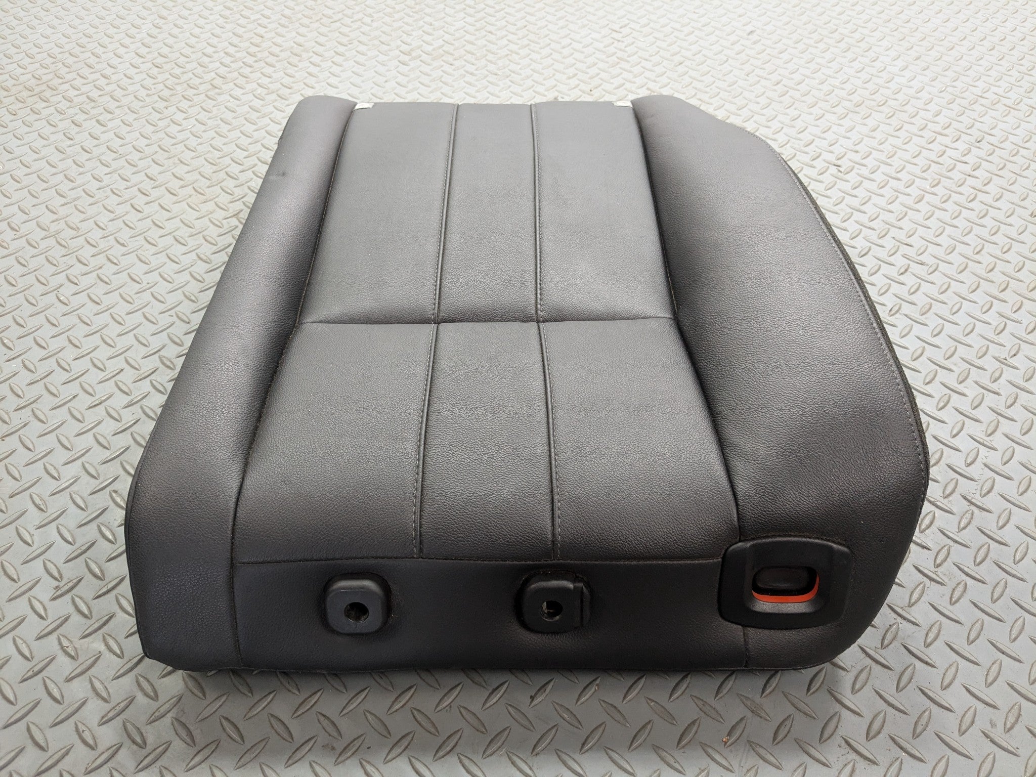 08 - 15 LAND ROVER LR2 OEM SEAT CUSHION LEATHER REAR UPPER RIGHT PASSENGER SIDE