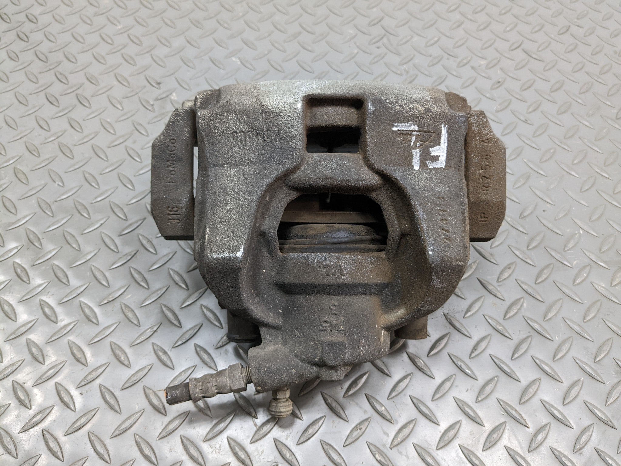 2008 - 2015 LAND ROVER LR2 OEM BRAKE CALIPER ASSEMBLY FRONT LEFT DRIVER SIDE