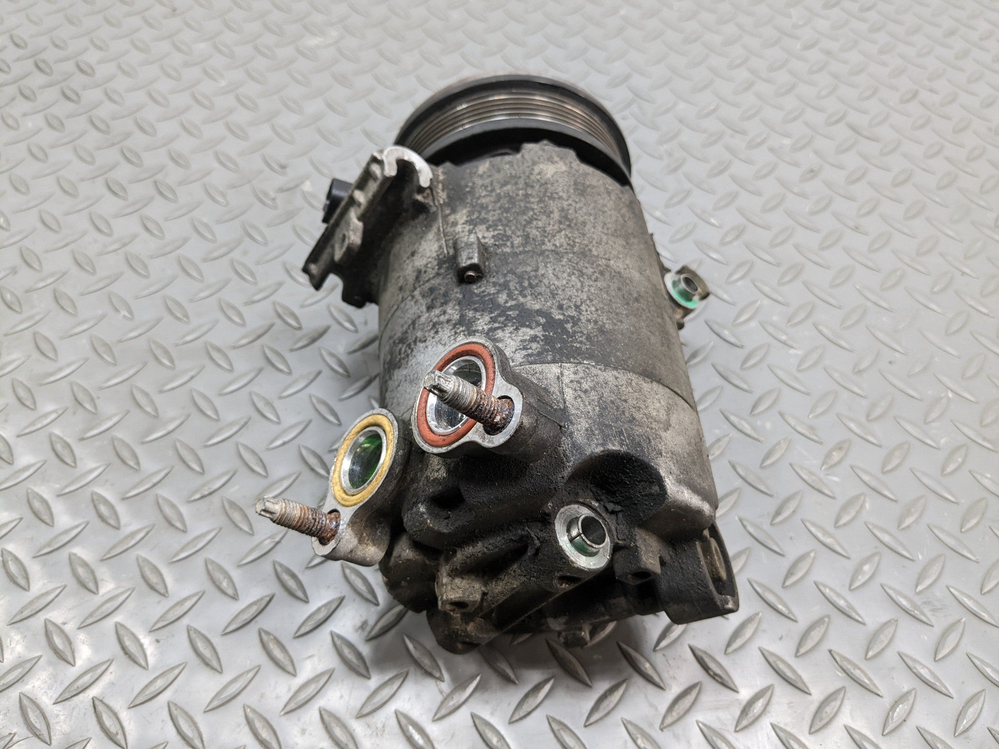 2008 - 2015 LAND ROVER LR2 OEM AC AIR CONDITIONING AIR COMPRESSOR PUMP UNIT