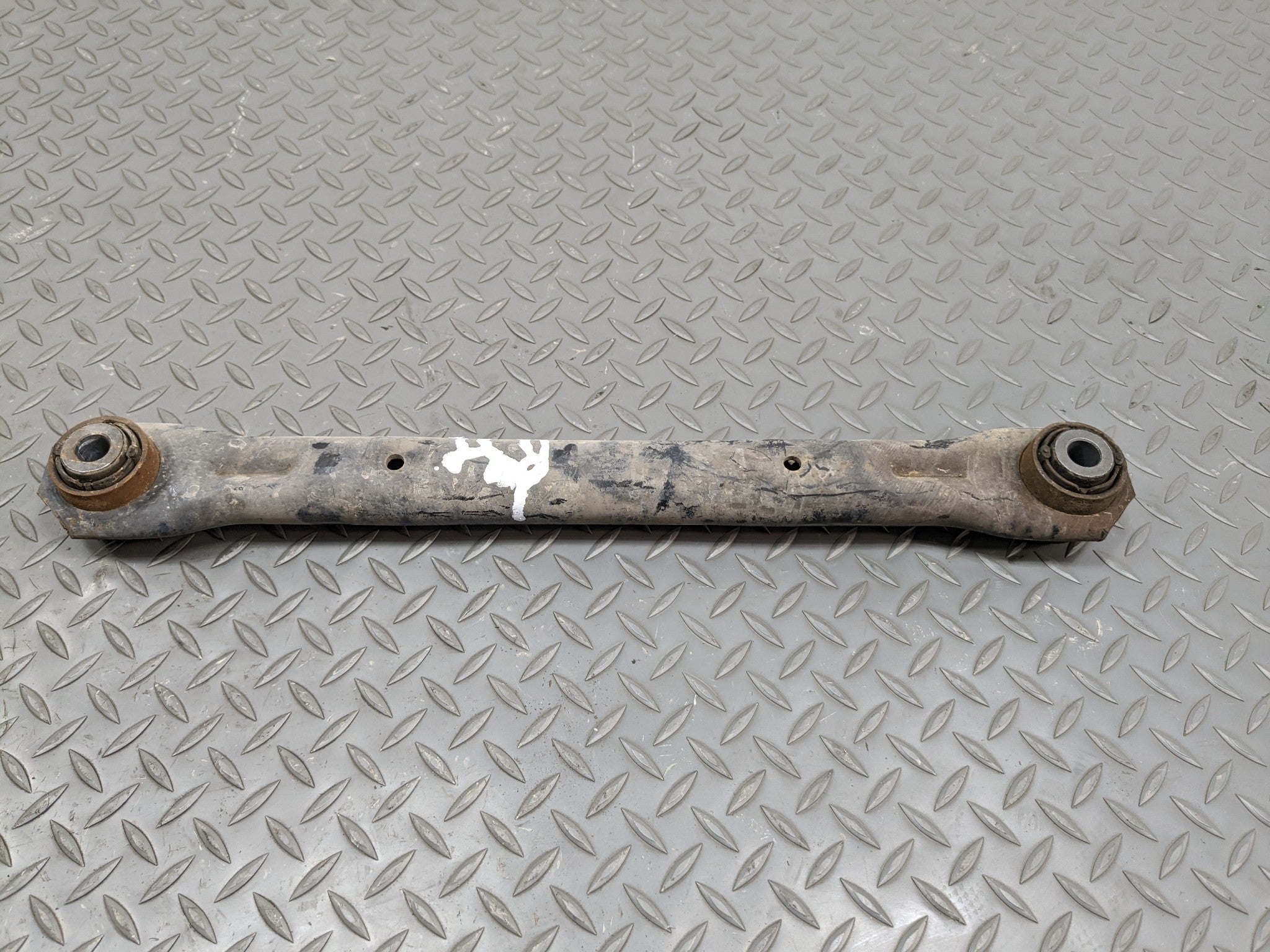 2008 - 2015 LAND ROVER LR2 OEM LOWER LOCATING CONTROL ARM REAR LEFT DRIVER SIDE