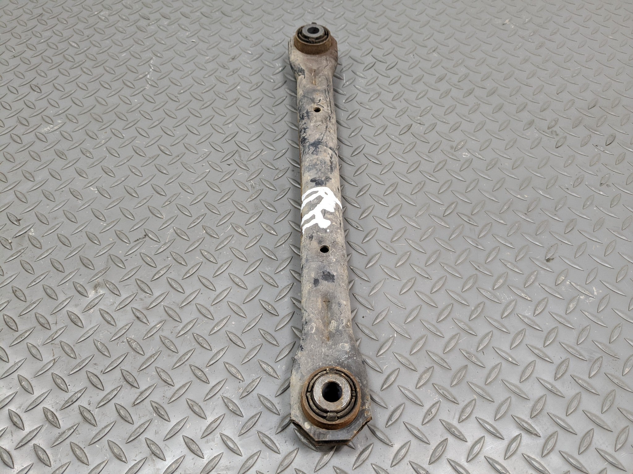 2008 - 2015 LAND ROVER LR2 OEM LOWER LOCATING CONTROL ARM REAR LEFT DRIVER SIDE