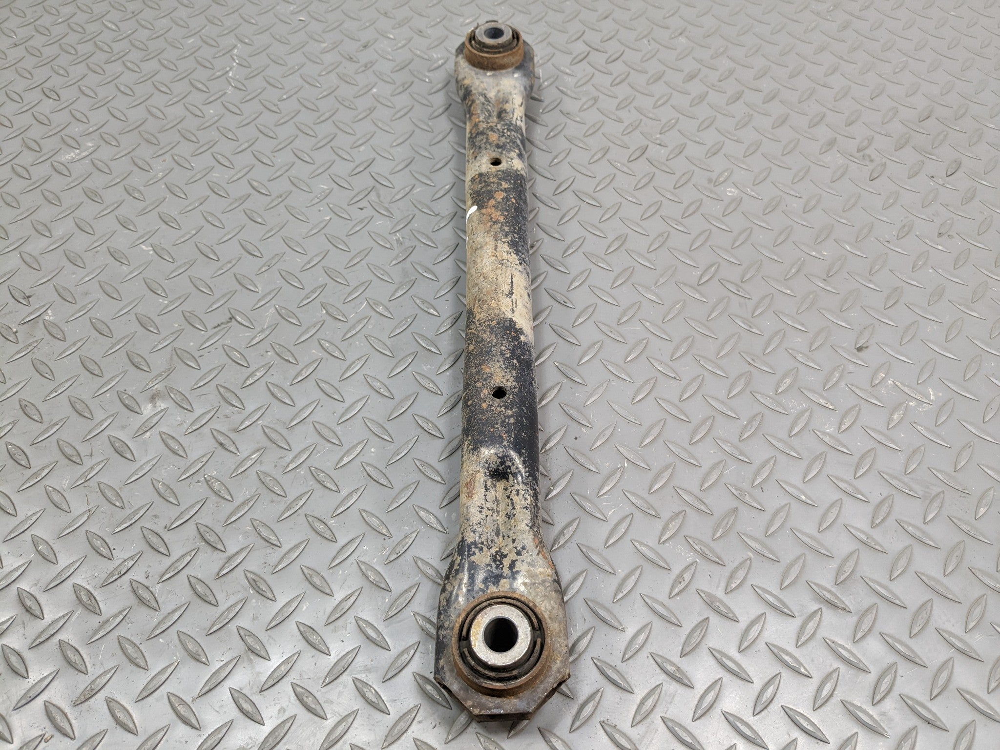 2008 - 2015 LAND ROVER LR2 OEM LOWER LOCATING CONTROL ARM REAR LEFT DRIVER SIDE
